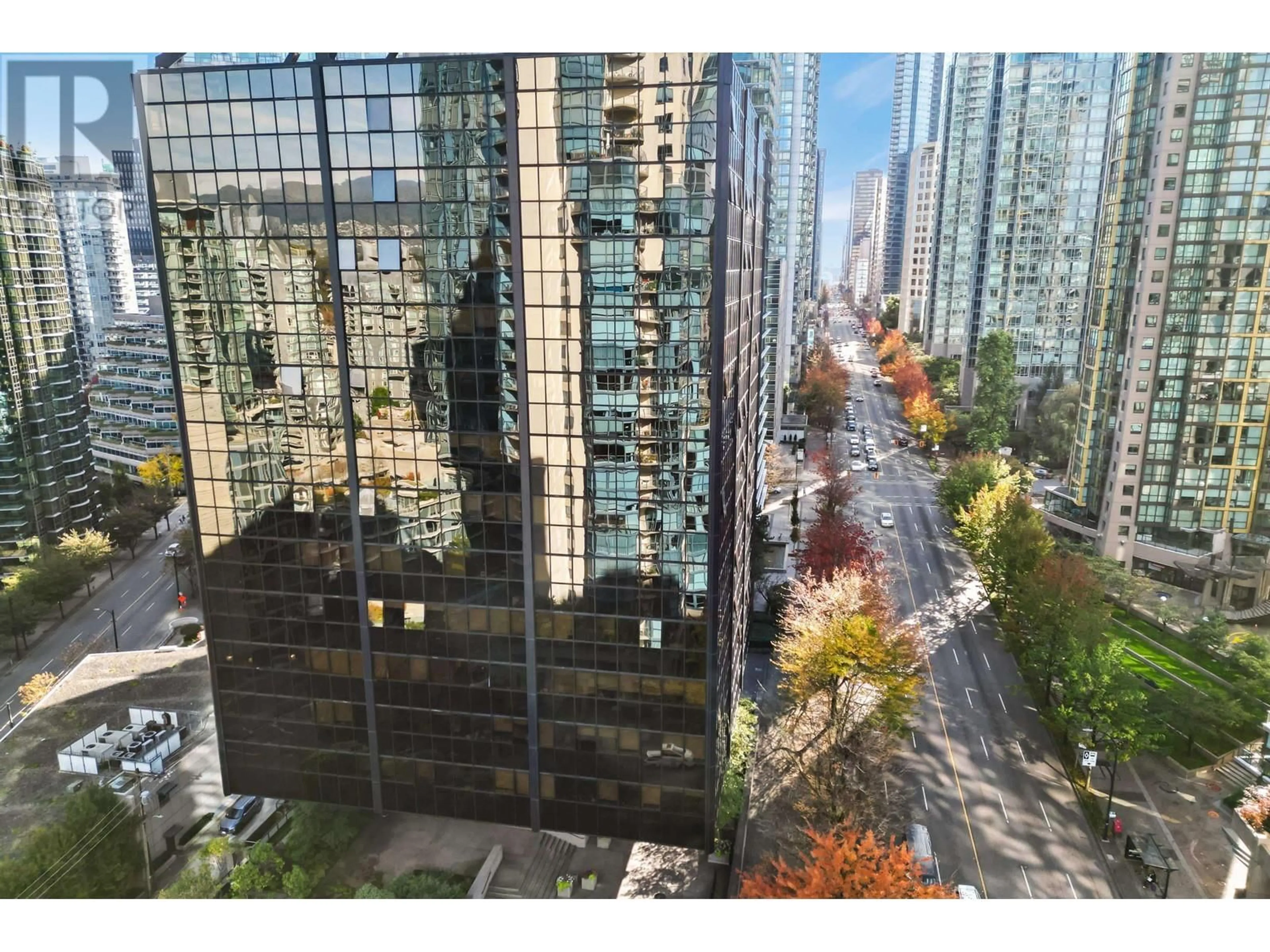 A pic from exterior of the house or condo, the view of city buildings for 610 1333 W GEORGIA STREET, Vancouver British Columbia V6E4V3