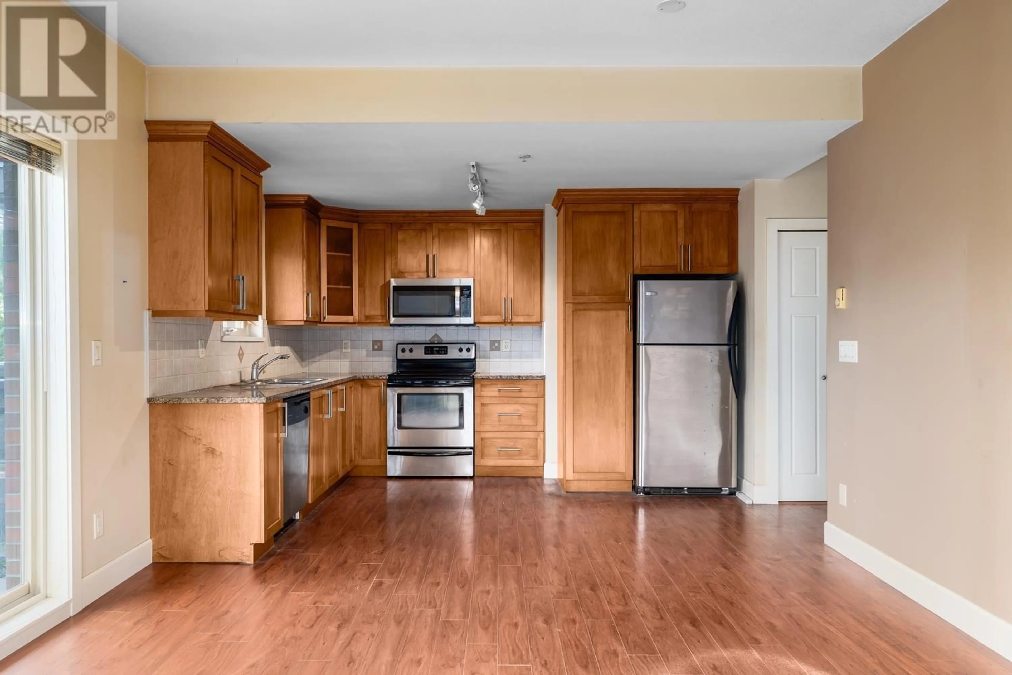 Standard kitchen, wood floors, cottage for 205 1988 SUFFOLK AVENUE, Port Coquitlam British Columbia V3B1H2