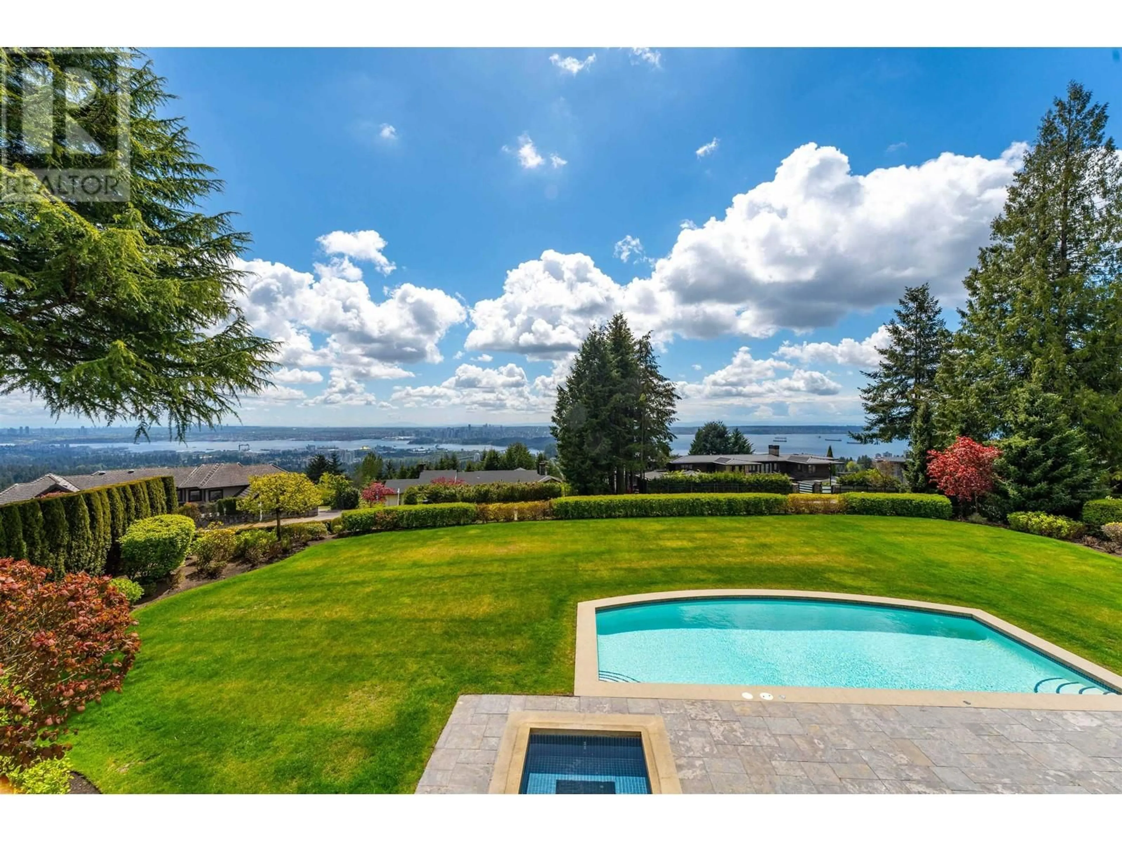 Indoor or outdoor pool for 1028 GROVELAND PLACE, West Vancouver British Columbia V7V1Z5