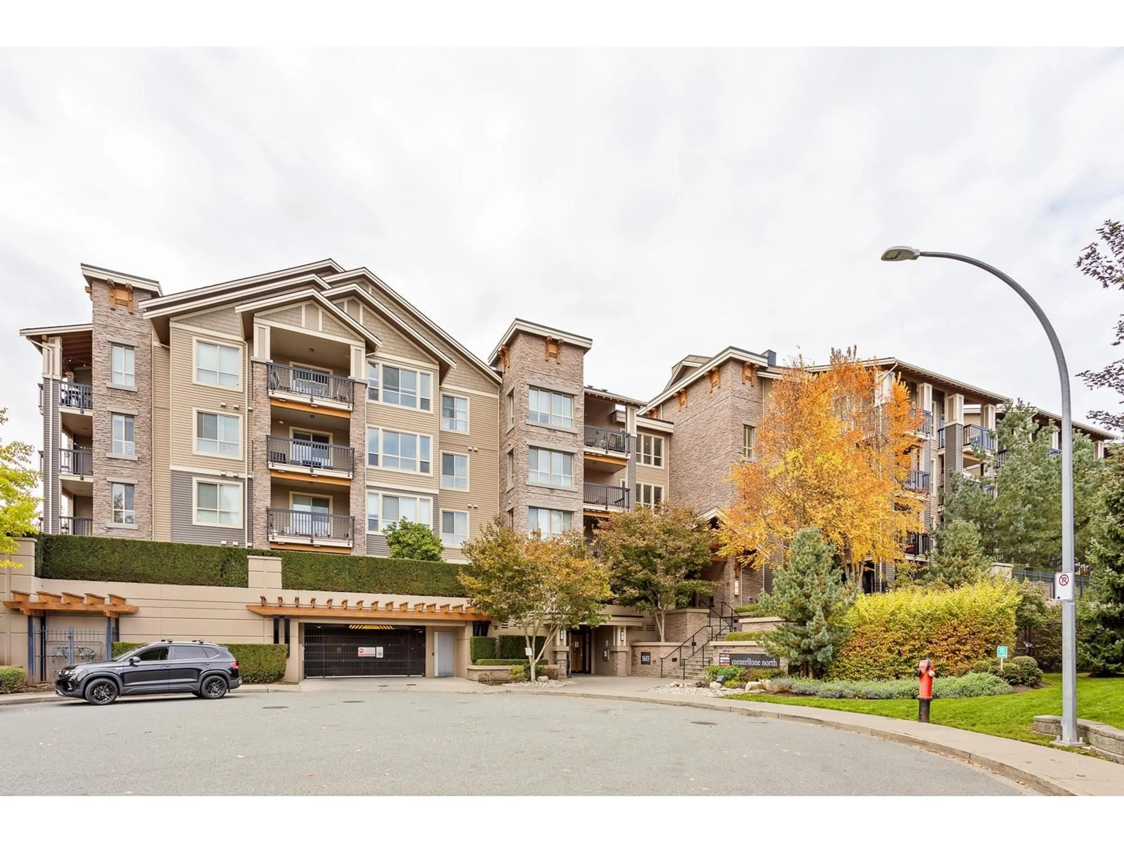 A pic from exterior of the house or condo, the front or back of building for 128 5655 210A STREET, Langley British Columbia V3A0G4