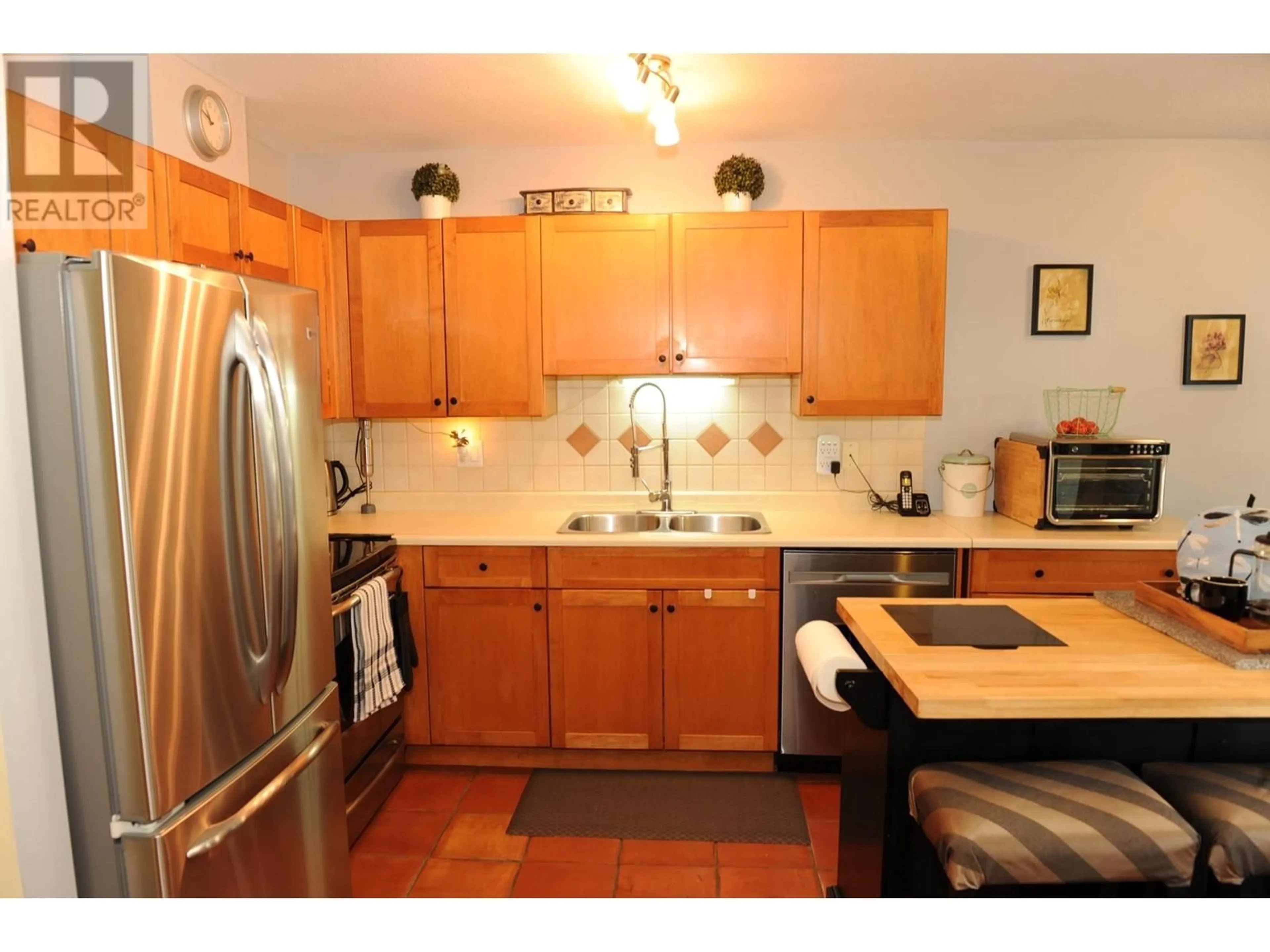 Kitchen, wood floors, cottage for 40 23575 119 AVENUE, Maple Ridge British Columbia V4R2P4