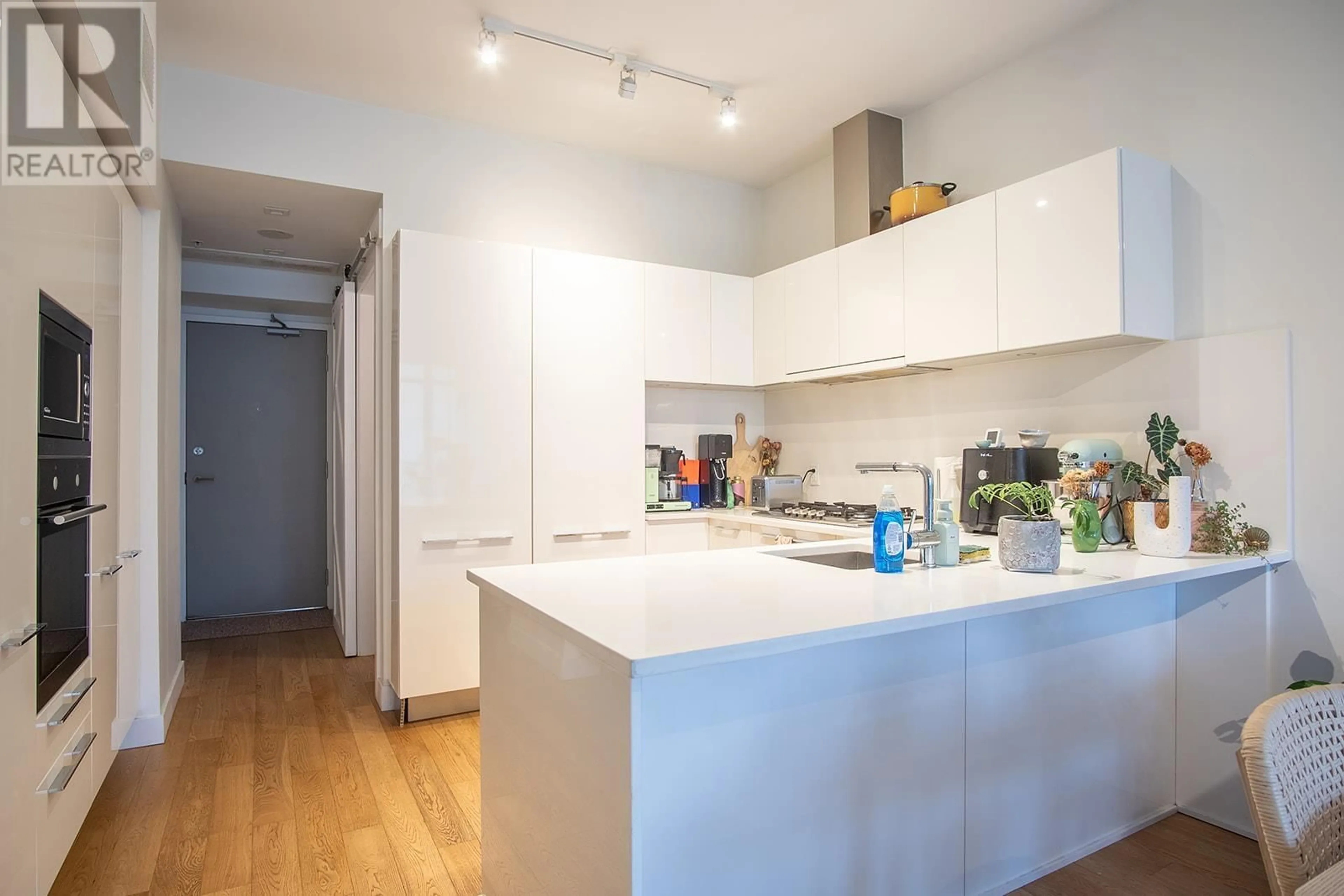 Kitchen, wood floors for 306 108 E 1ST AVENUE, Vancouver British Columbia V5T0E4