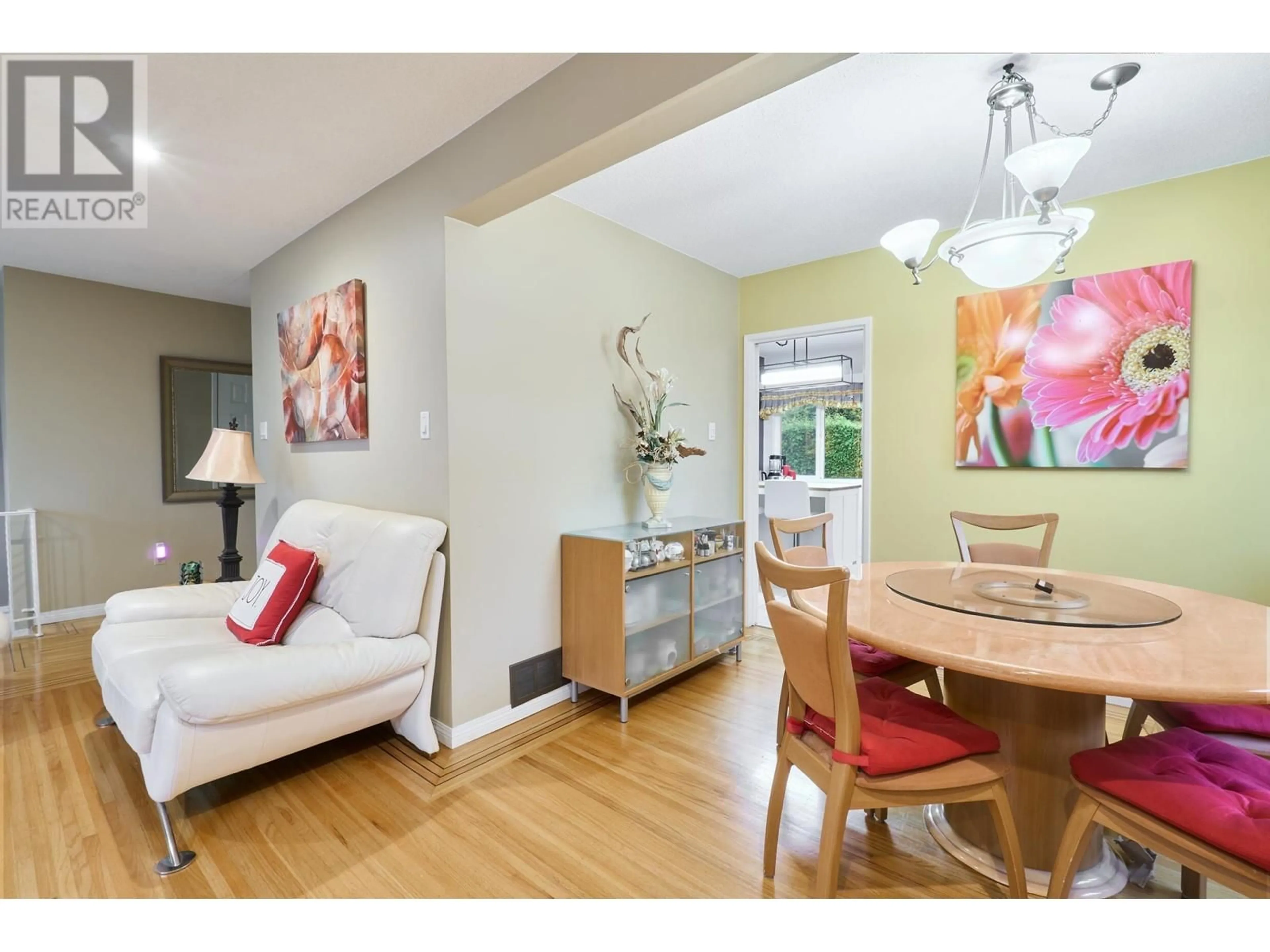 Dining room, wood floors for 7070 BLAINE COURT, Burnaby British Columbia V5A1J3