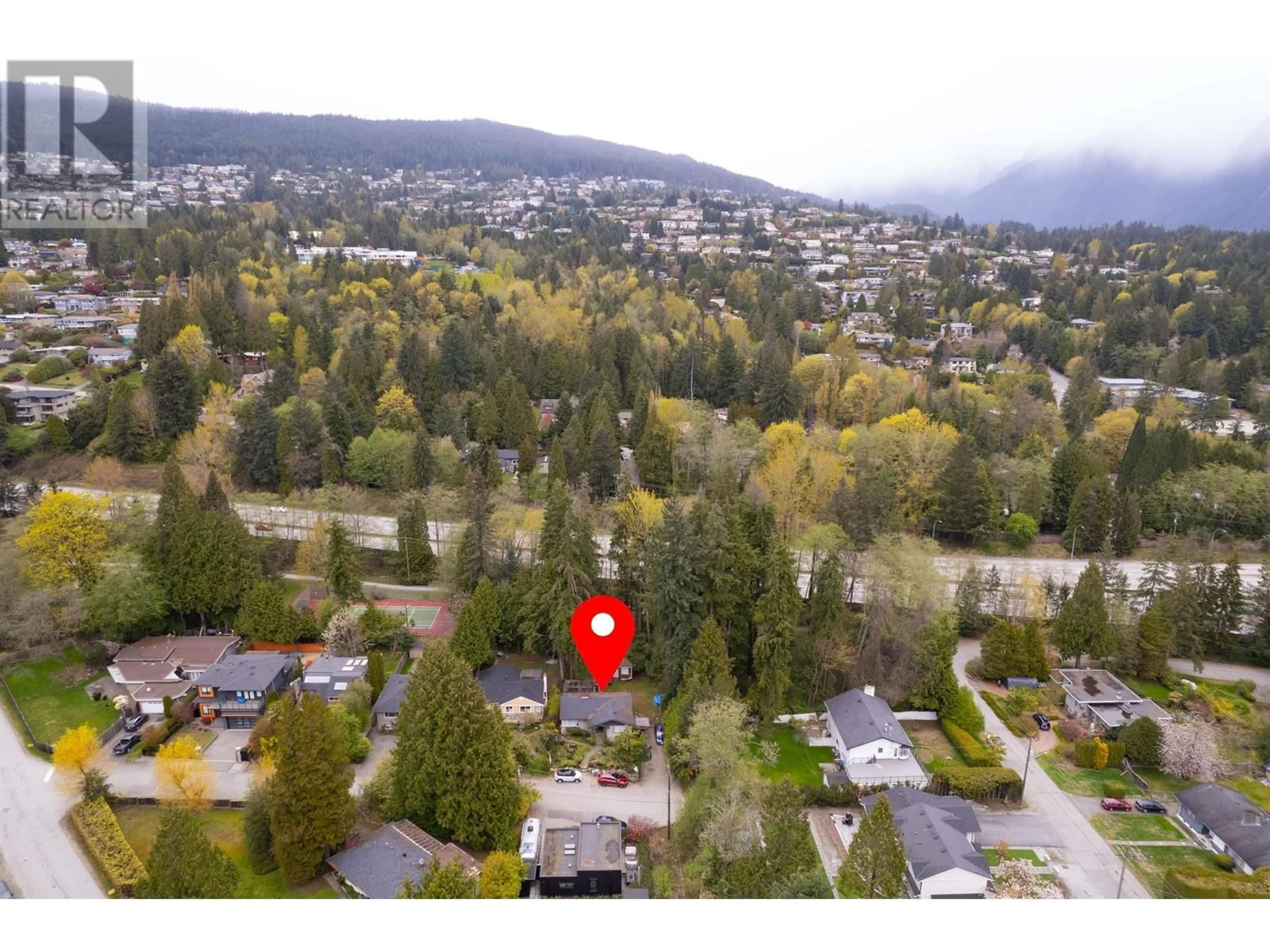 A pic from exterior of the house or condo, the street view for 5578 OAKGLEN DRIVE, Burnaby British Columbia V5H3M5