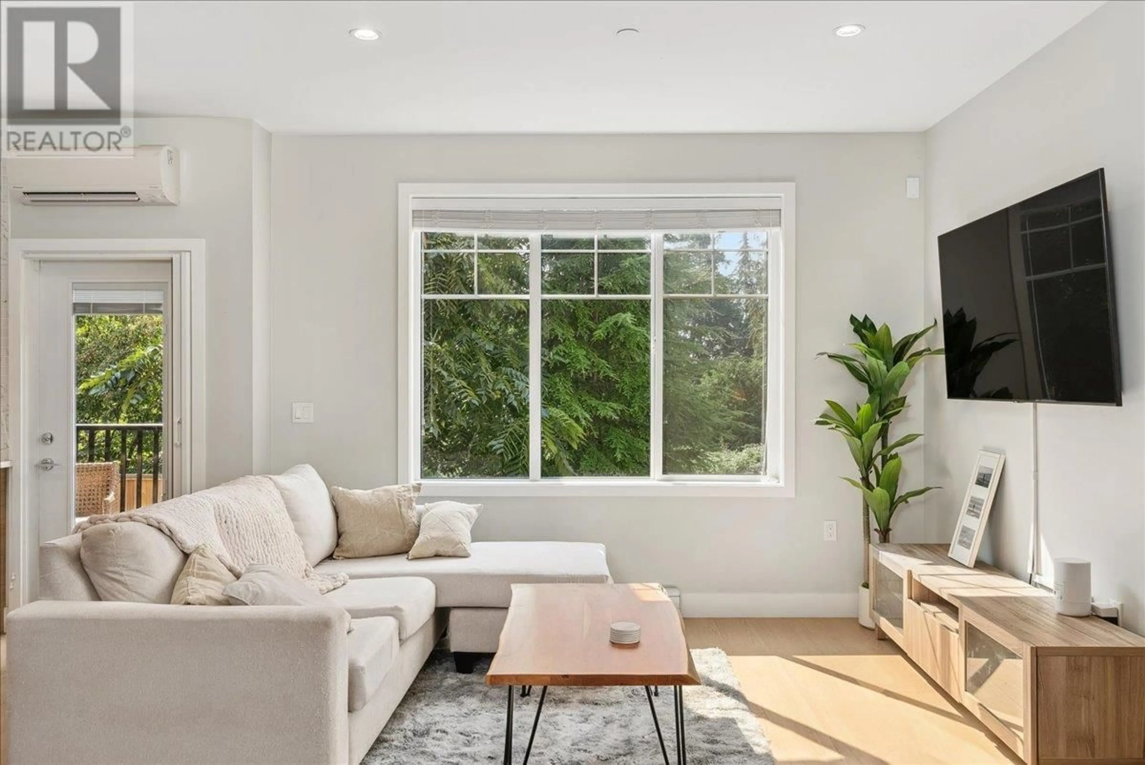 Living room, wood floors for 9 13263 236 STREET, Maple Ridge British Columbia V4R0H3