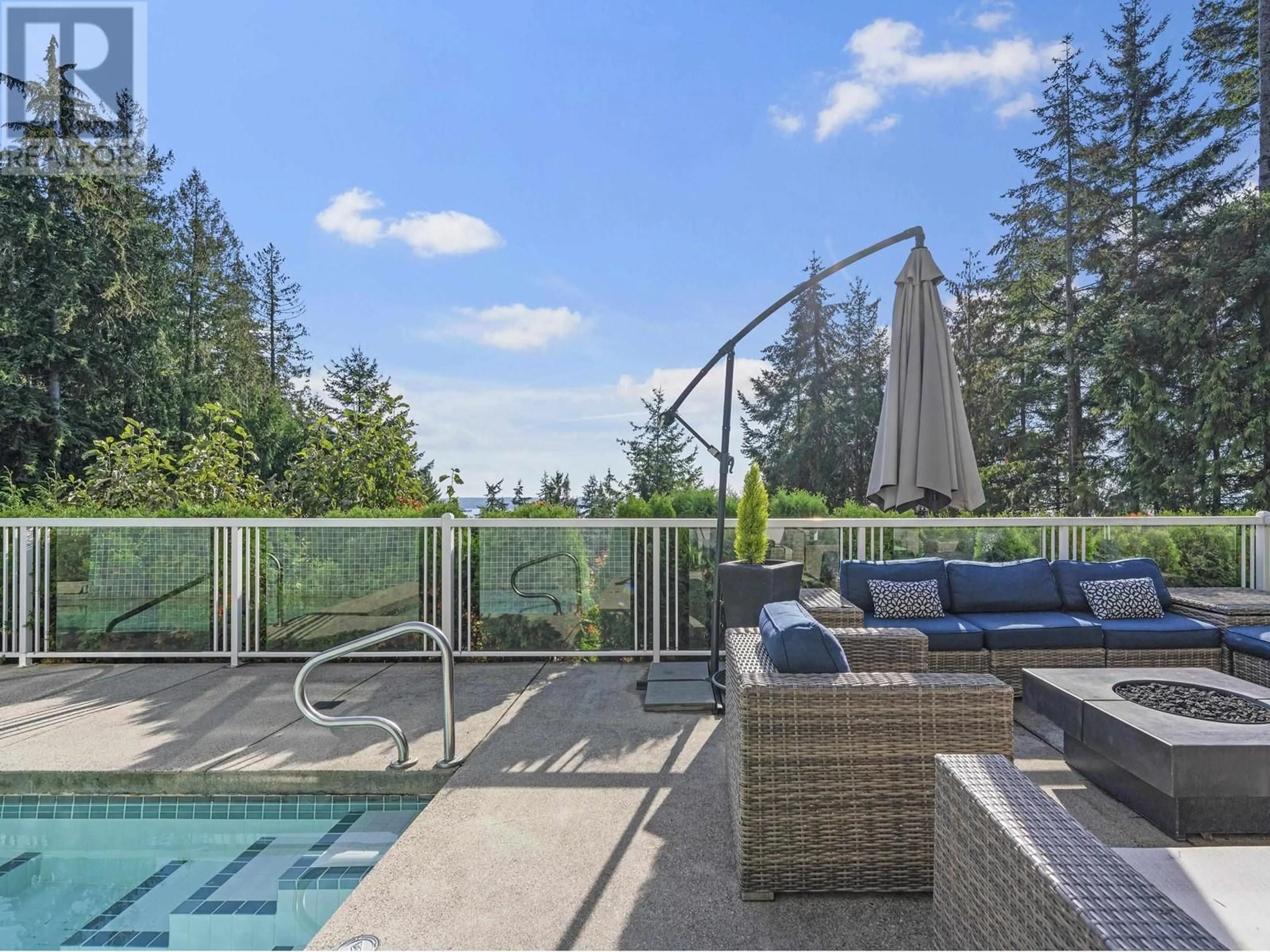 Indoor or outdoor pool for 3797 BAYRIDGE AVENUE, West Vancouver British Columbia V7V3J3