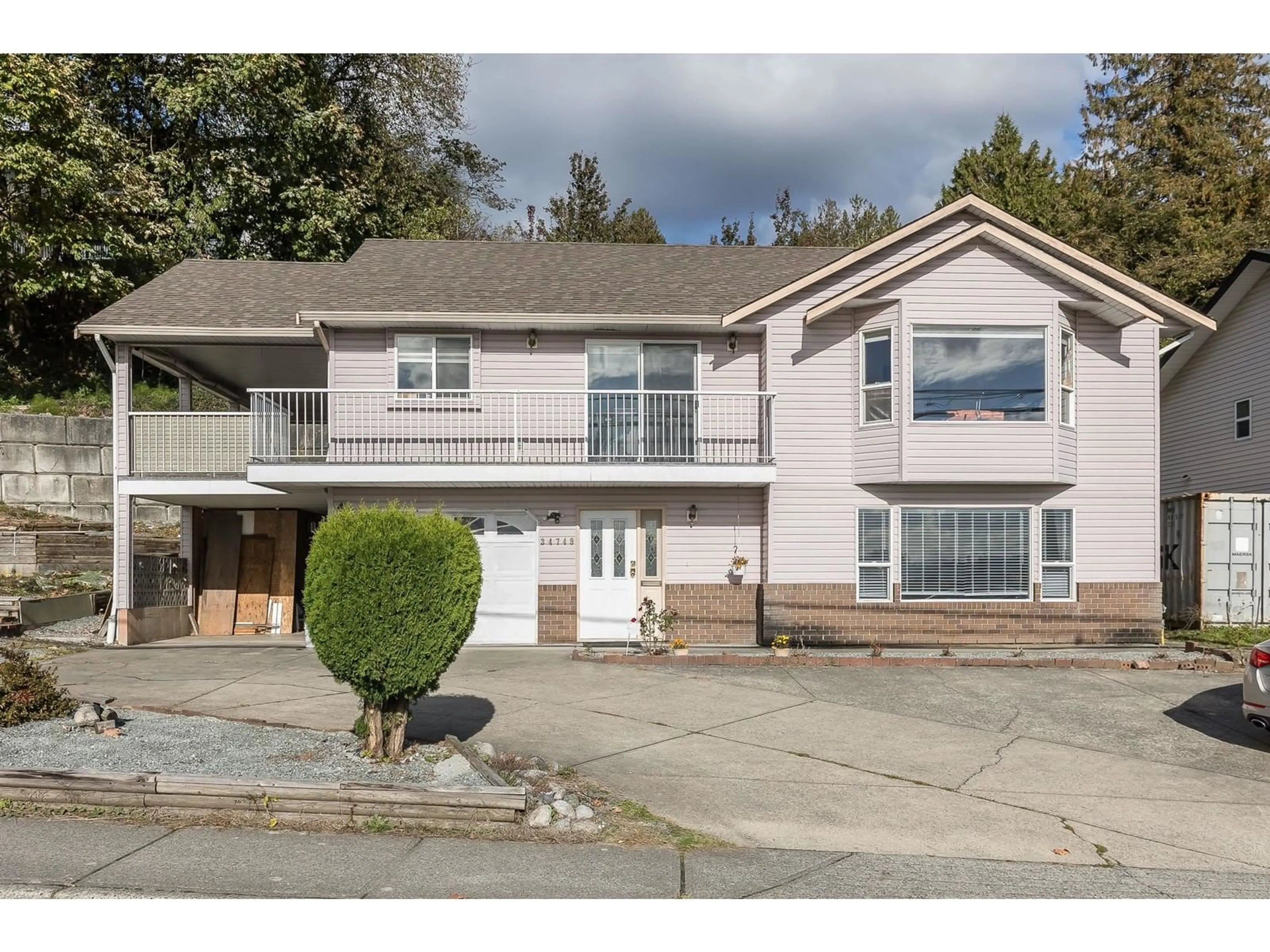 Frontside or backside of a home, the street view for 34749 DELAIR ROAD, Abbotsford British Columbia V2S2E1