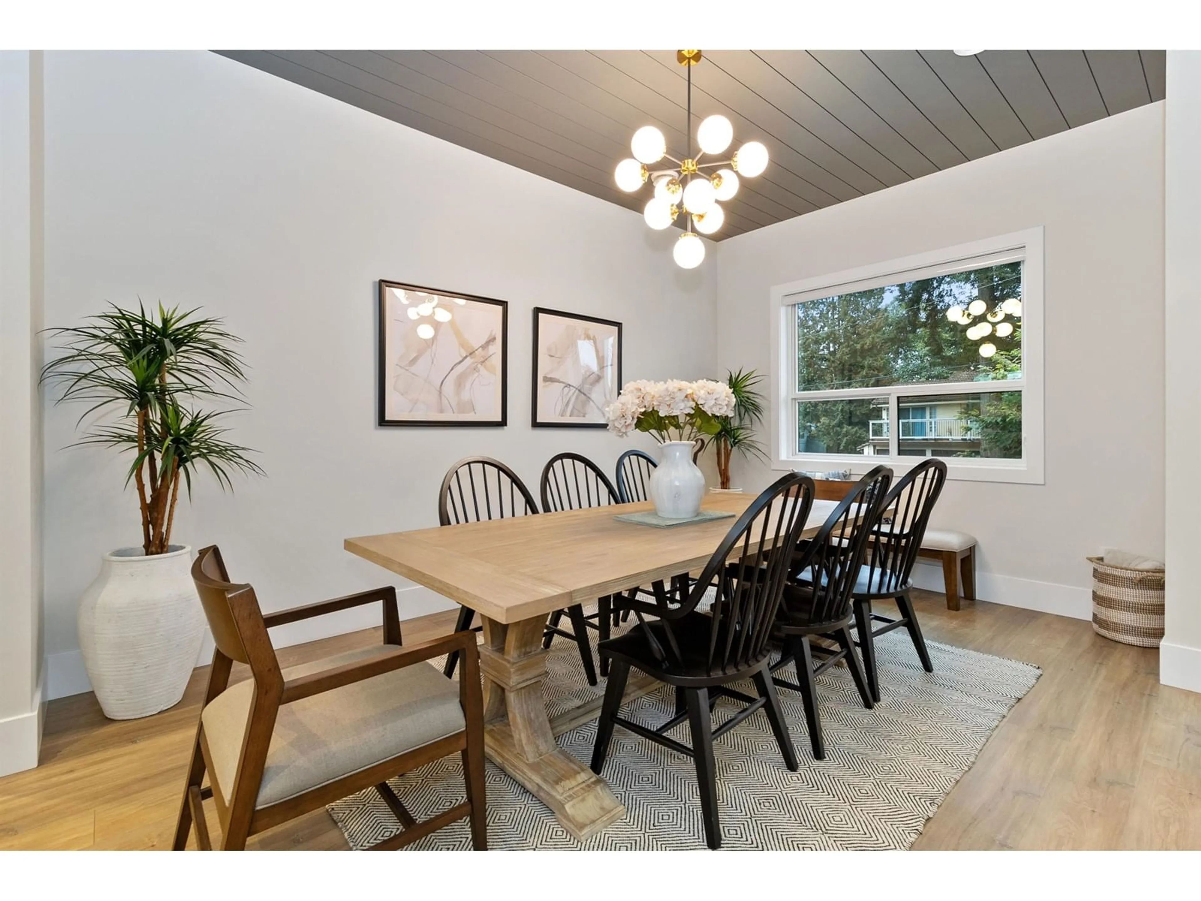 Dining room, wood floors, cottage for 2107 WILDWOOD STREET, Abbotsford British Columbia V2S2Y7