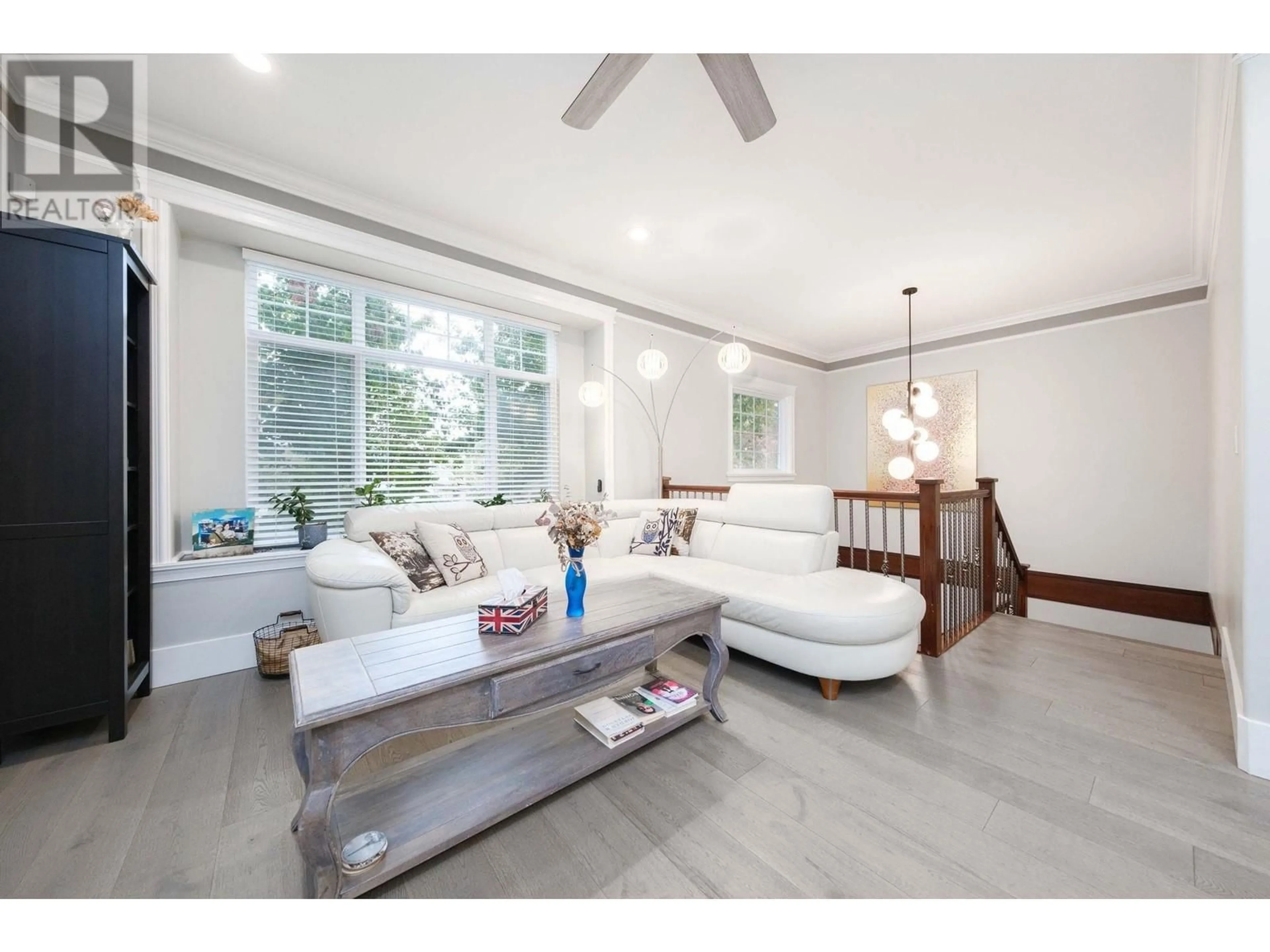 Living room, wood floors for 10122 WILLIAMS ROAD, Richmond British Columbia V7A1H4