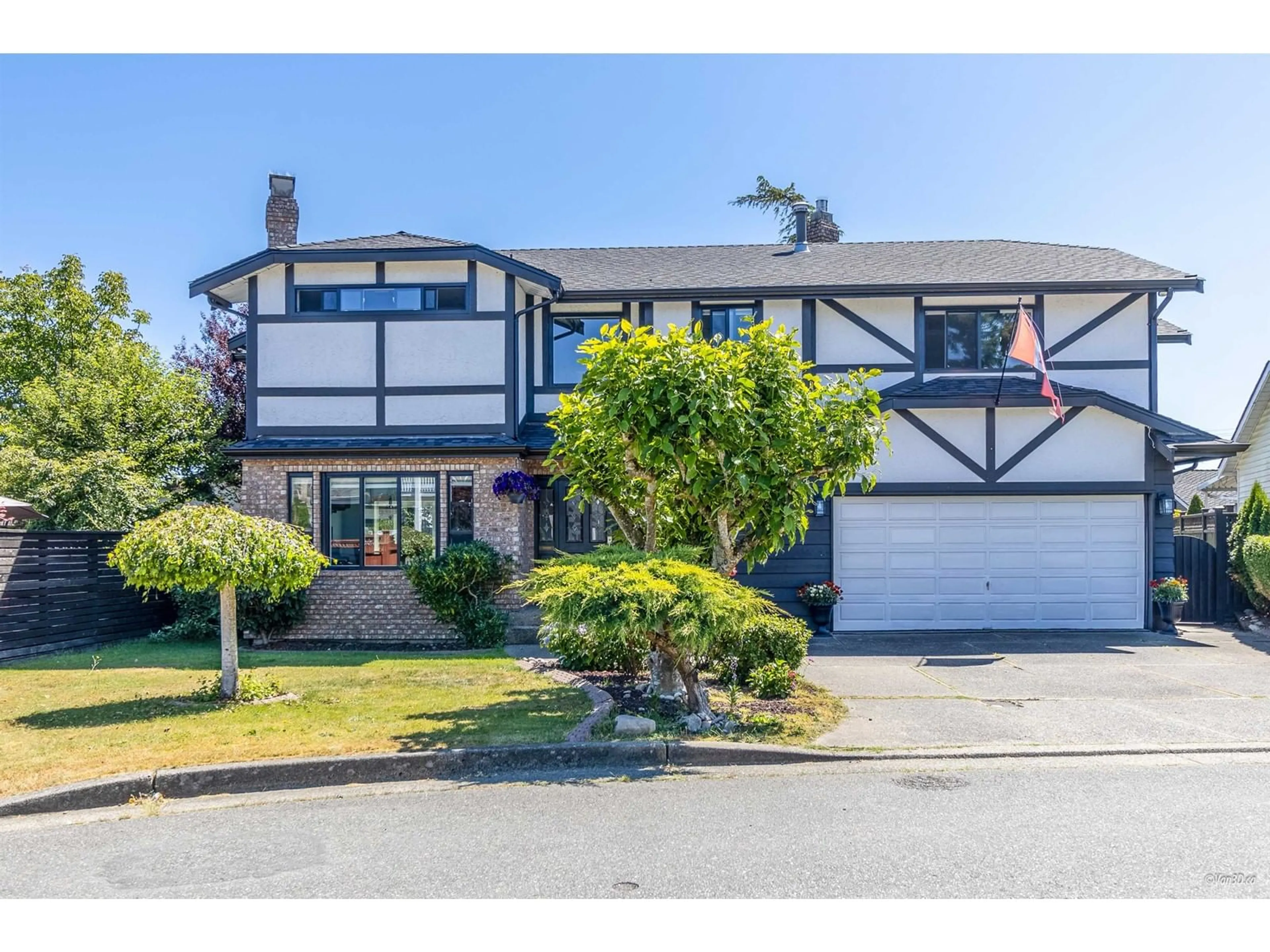 Frontside or backside of a home, the street view for 15572 FINLAY COURT, White Rock British Columbia V4B5H3