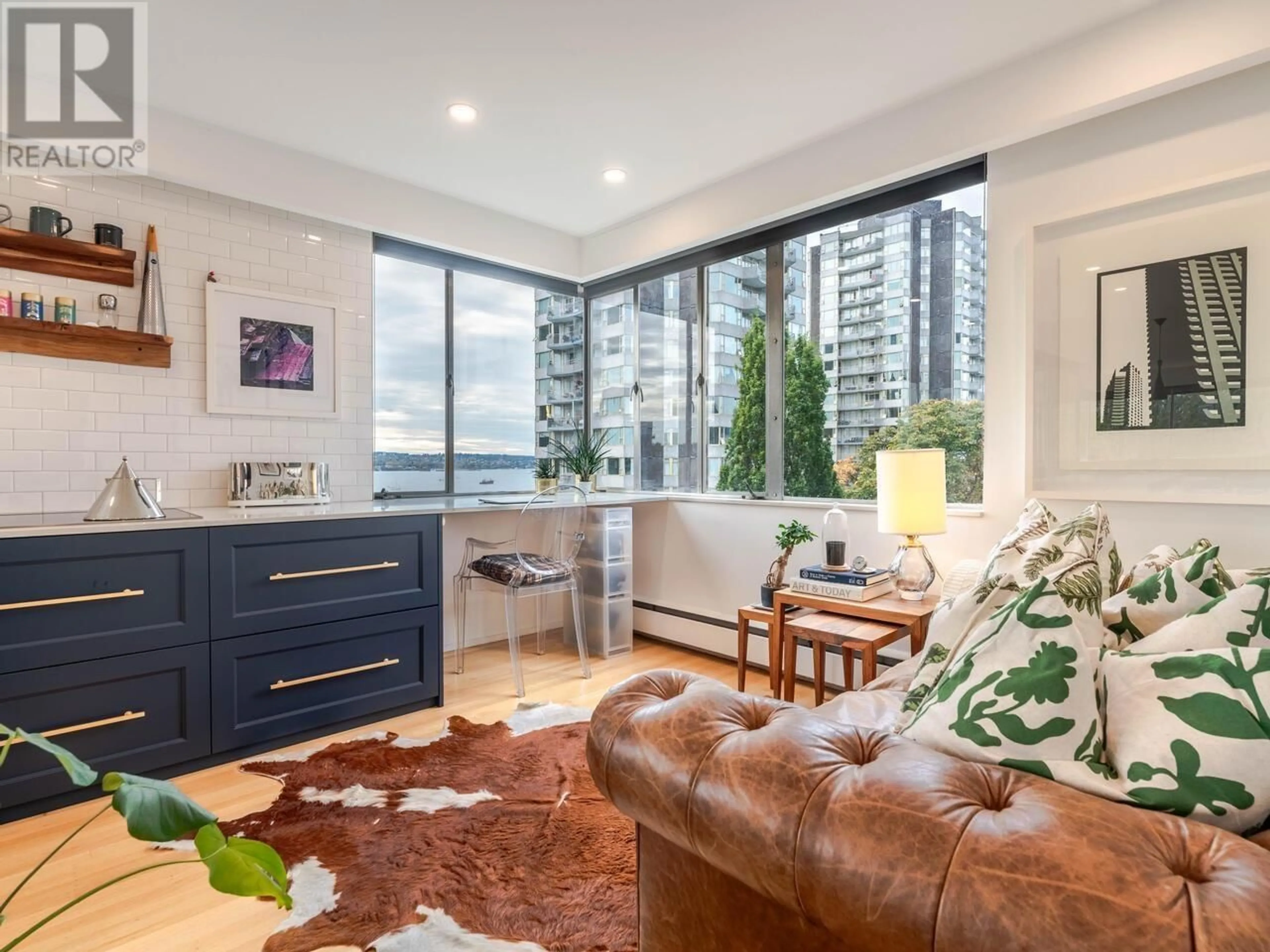 Living room, wood floors for 604 1315 CARDERO STREET, Vancouver British Columbia V6G2J2