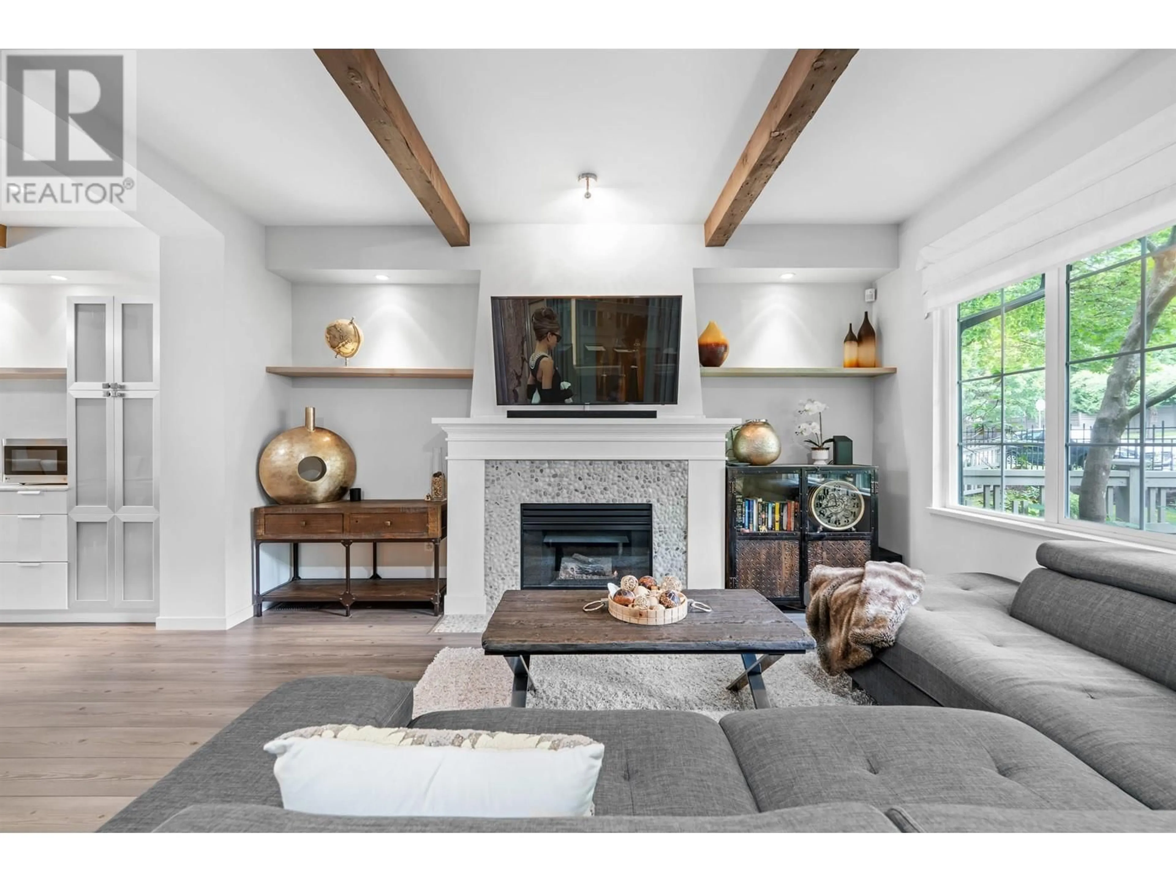 Living room, wood floors for 3 8415 CUMBERLAND PLACE, Burnaby British Columbia V3N5C3