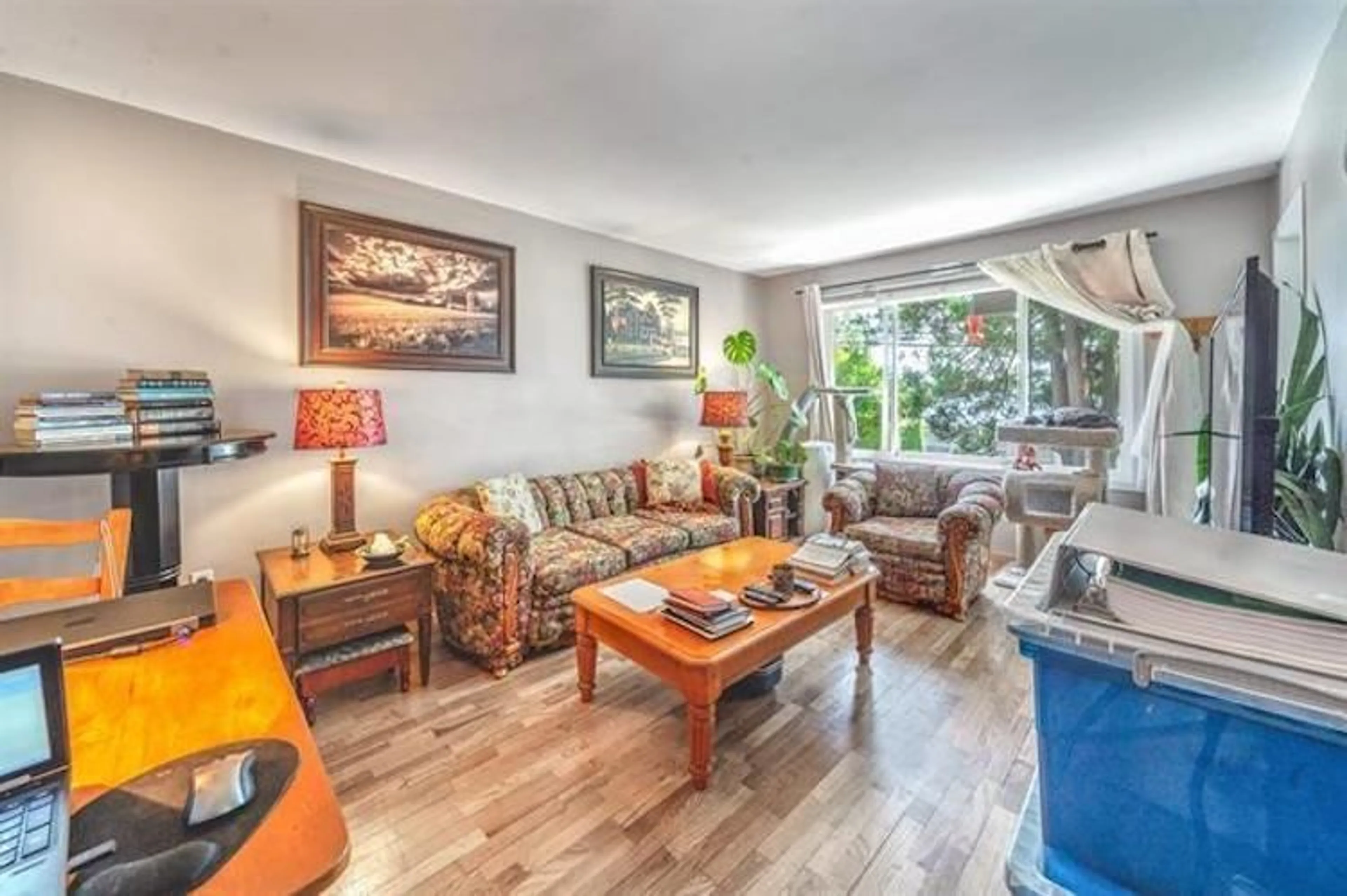 Living room, wood floors for 32739 FRASER CRESCENT, Mission British Columbia V2V1C9