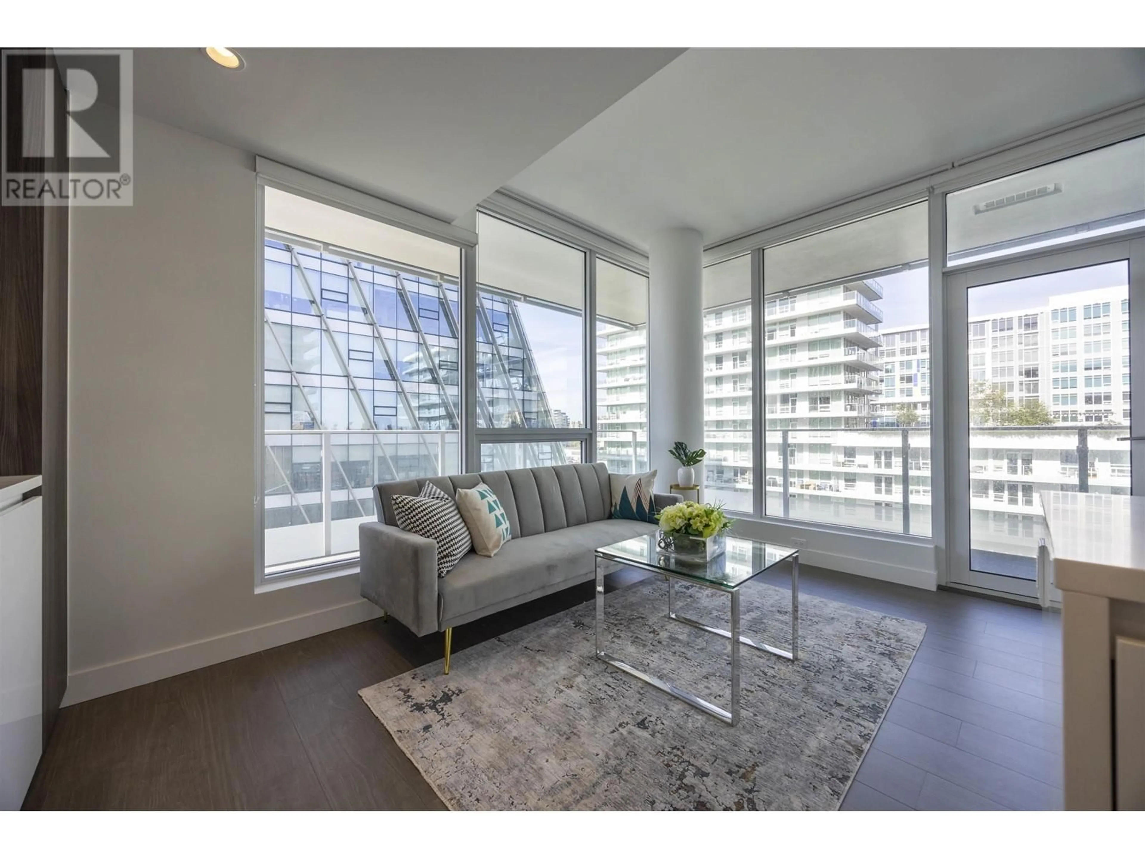 Living room, wood floors for 904 8133 COOK ROAD, Richmond British Columbia V6Y0L7