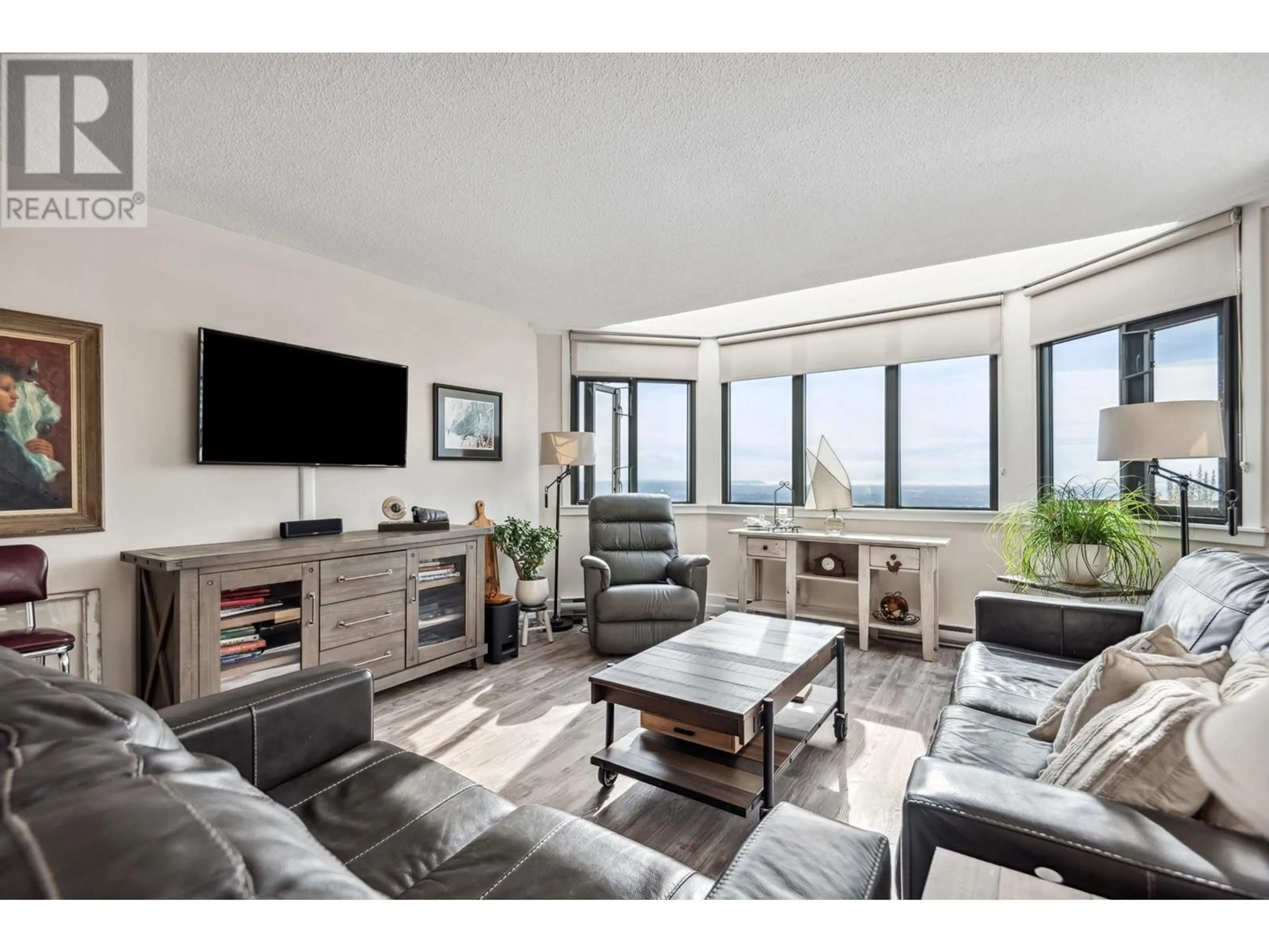 Living room, wood floors for 2604 6540 BURLINGTON AVENUE, Burnaby British Columbia V5H4G3