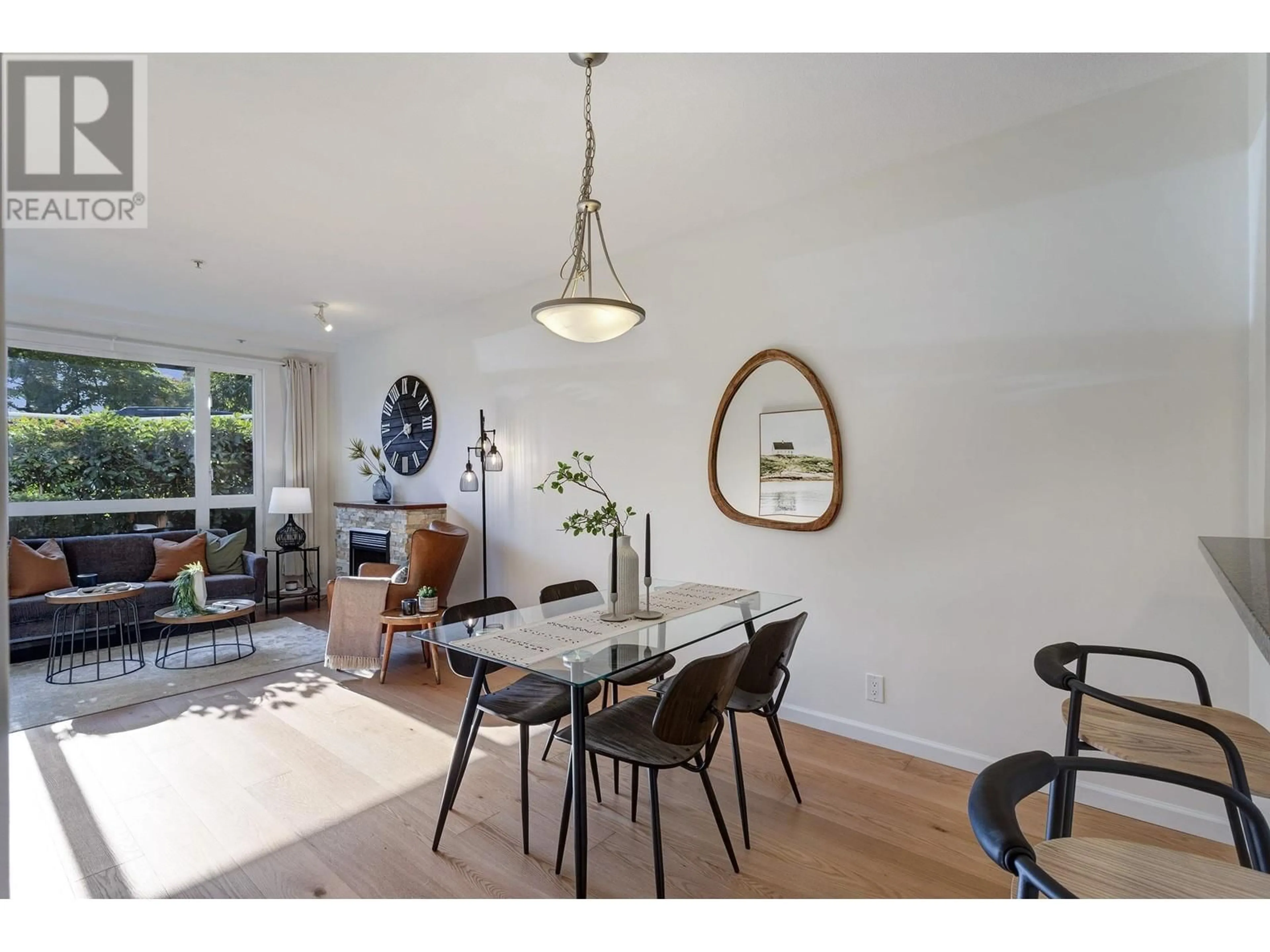 Dining room, wood floors for 205 14 E ROYAL AVENUE, New Westminster British Columbia V3L5W5