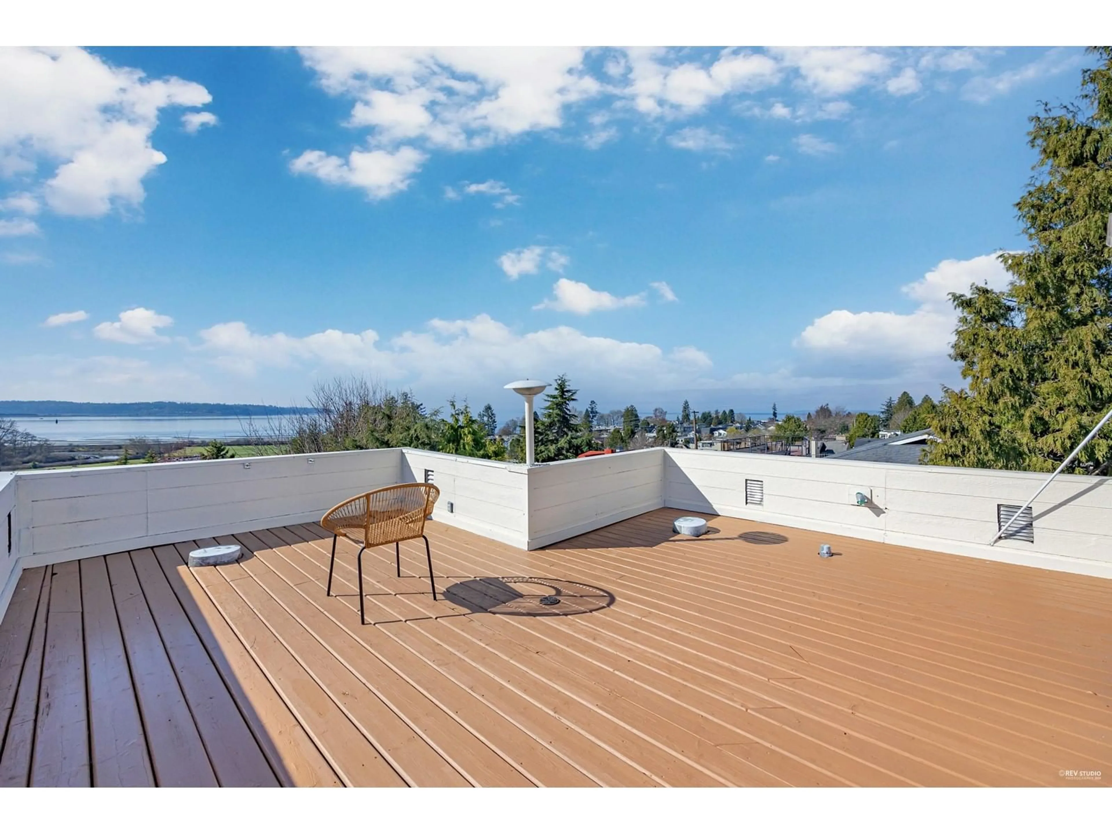 Patio, water/lake/river/ocean view for 939 HABGOOD, White Rock British Columbia V4B4W5