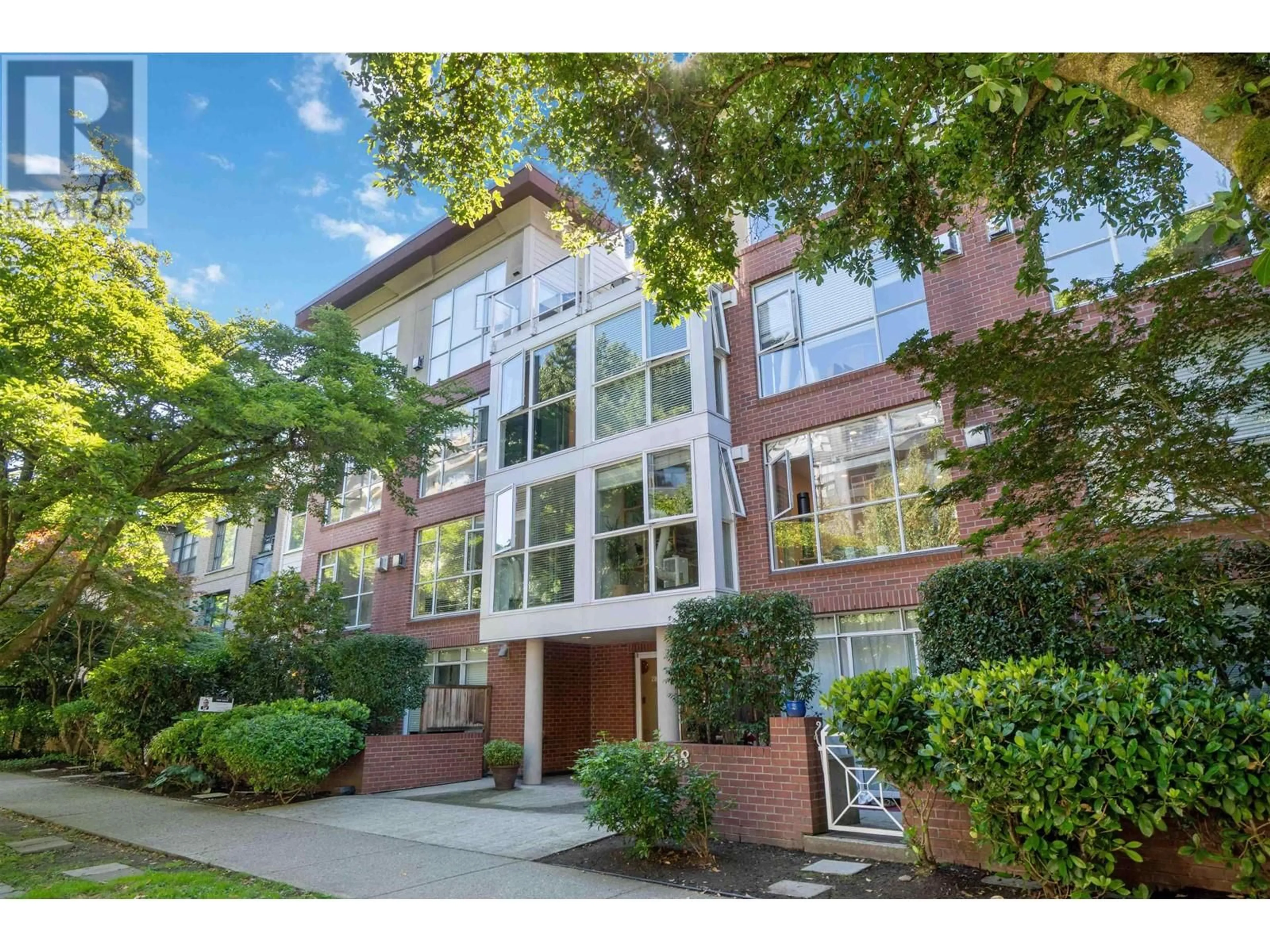 A pic from exterior of the house or condo, the front or back of building for 304 2268 W 12TH AVENUE, Vancouver British Columbia V6K2N5