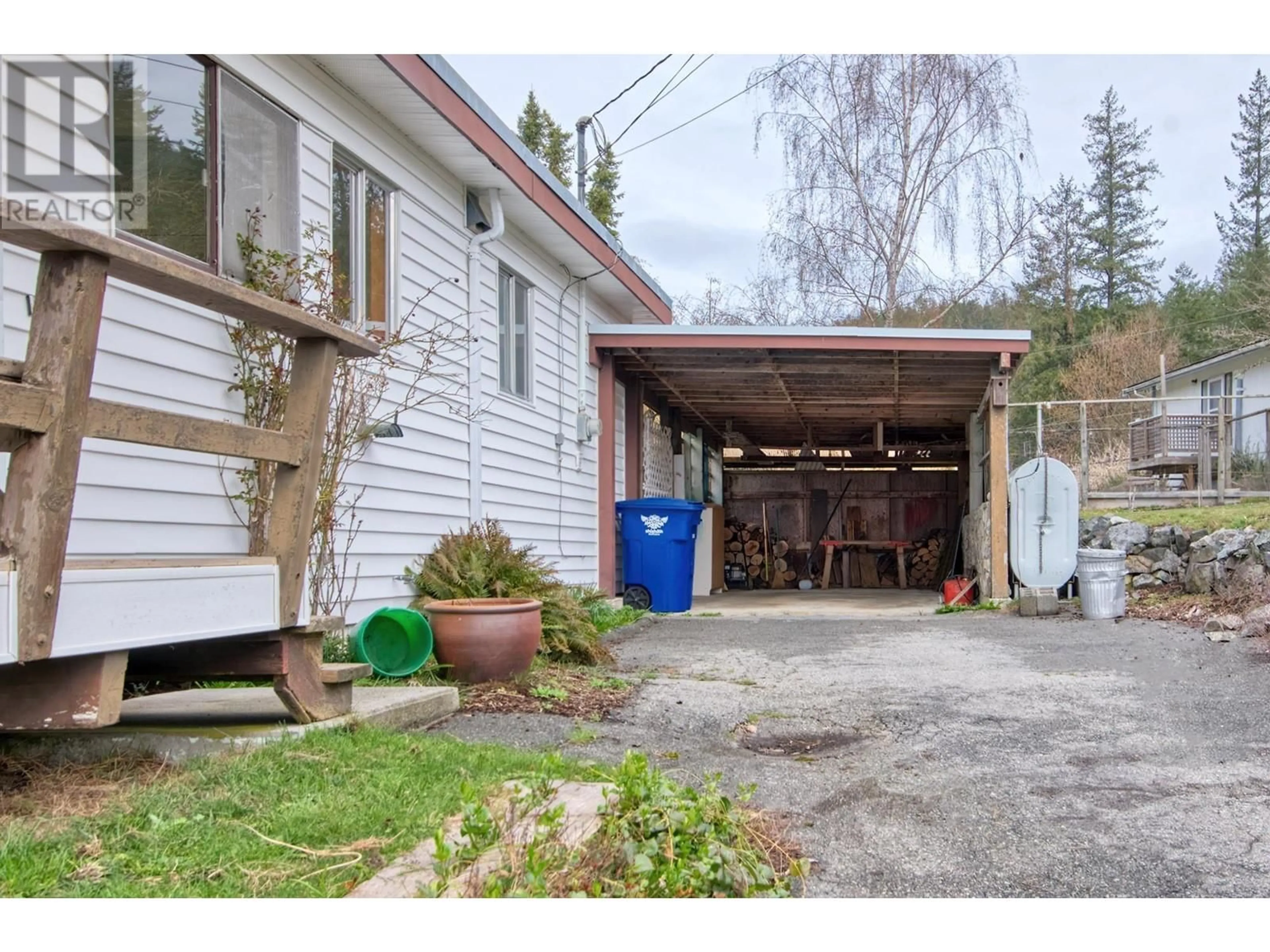 Indoor garage for 13185 SEXW'AMIN STREET, Pender Harbour British Columbia V0N1S0