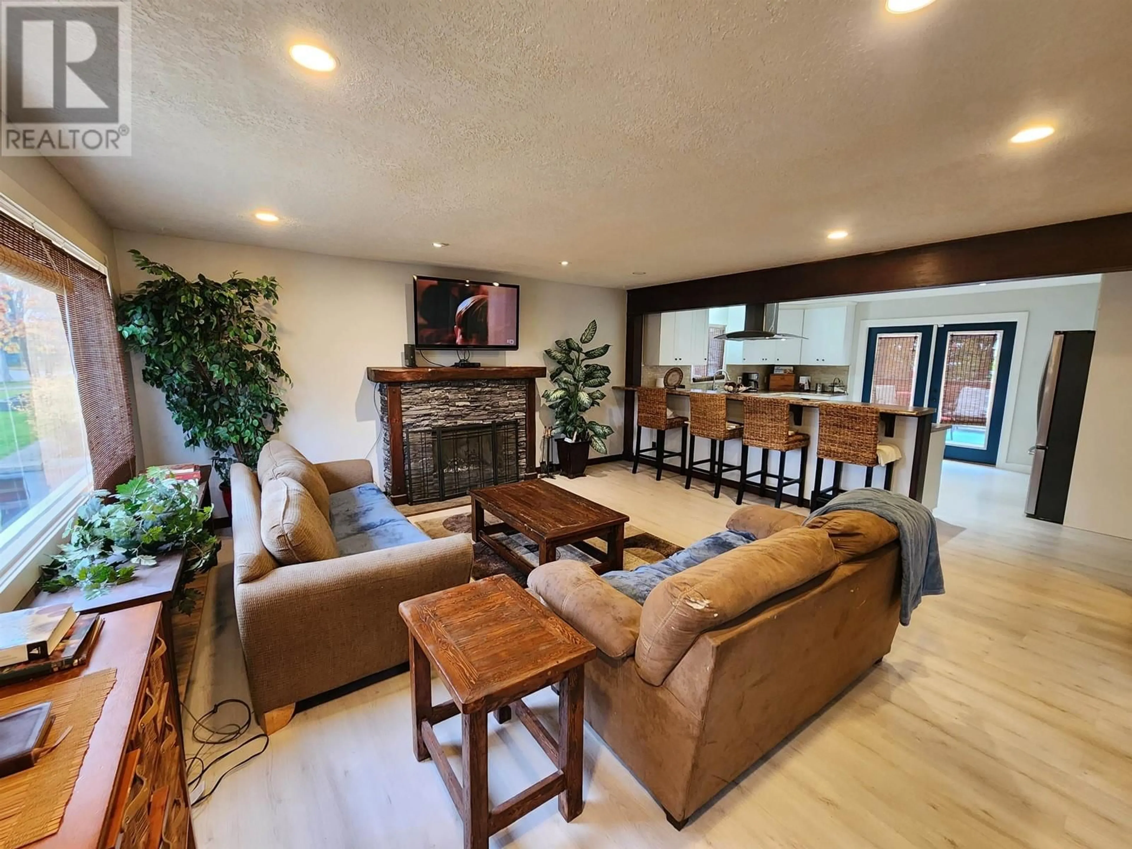 Living room, wood floors for 156 MCKENZIE AVENUE, Prince George British Columbia V2L4N4