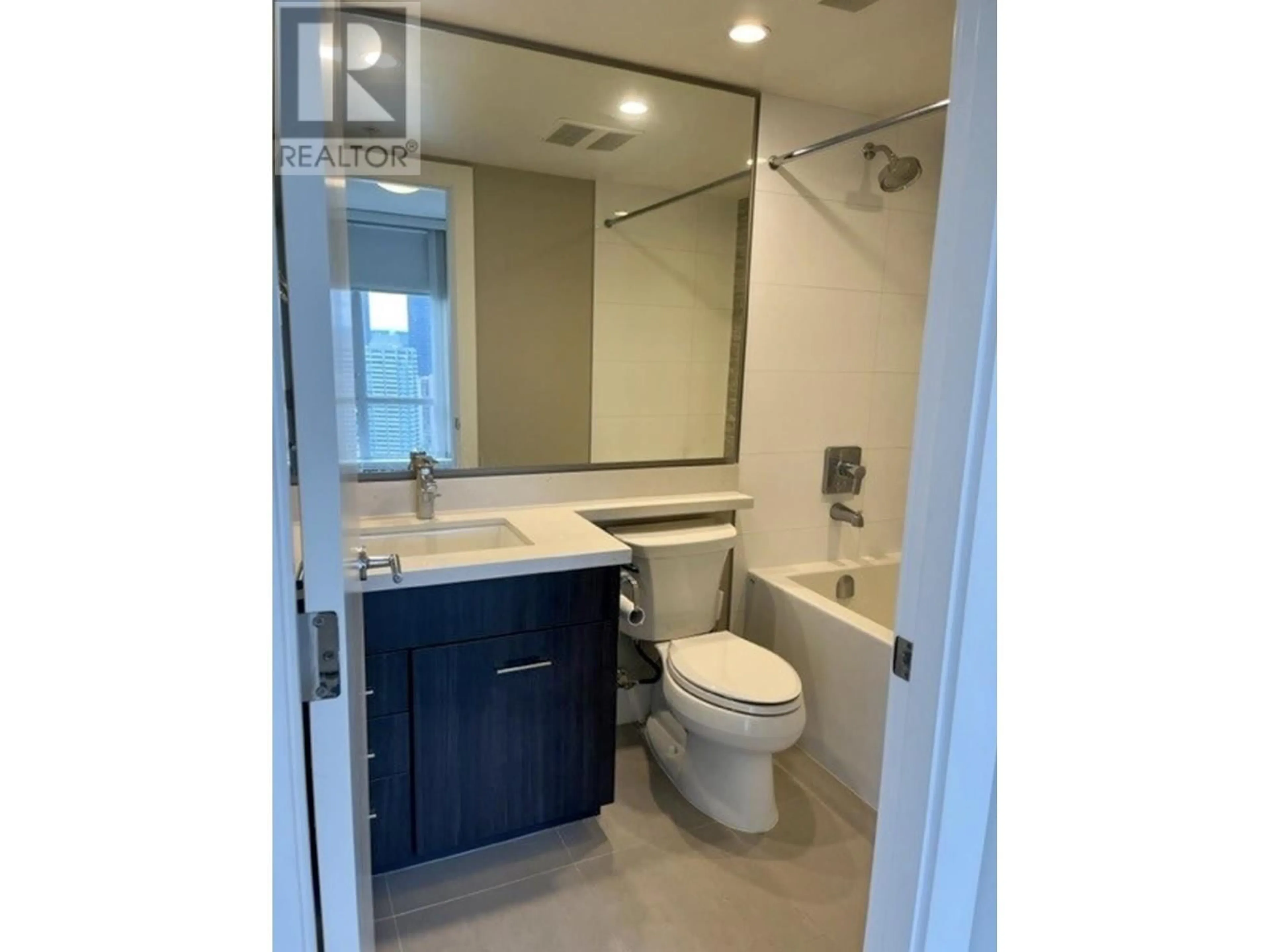 Standard bathroom, not visible floor for 3308 4189 HALIFAX STREET, Burnaby British Columbia V5C0H9