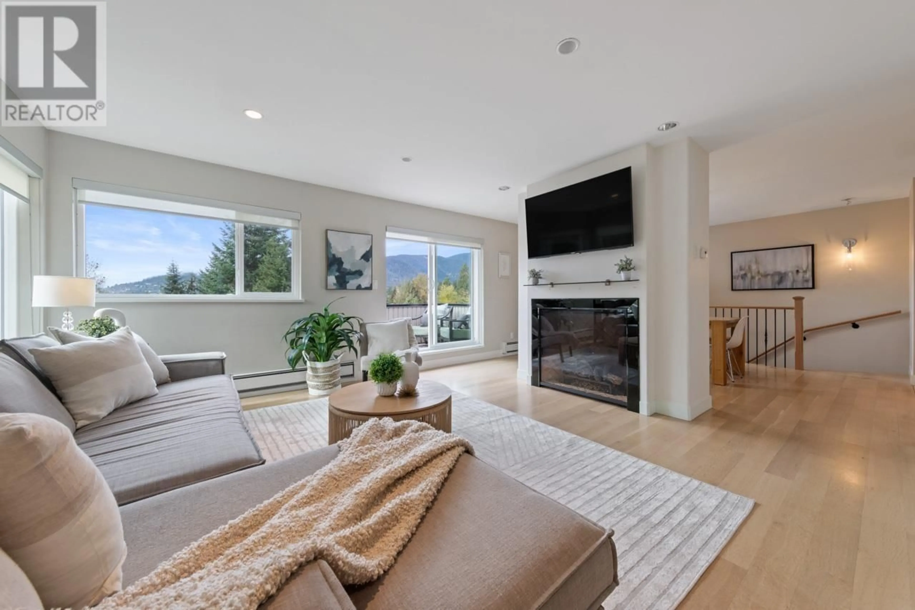 Living room, wood floors for 5620 EAGLE COURT, North Vancouver British Columbia V7R4T9