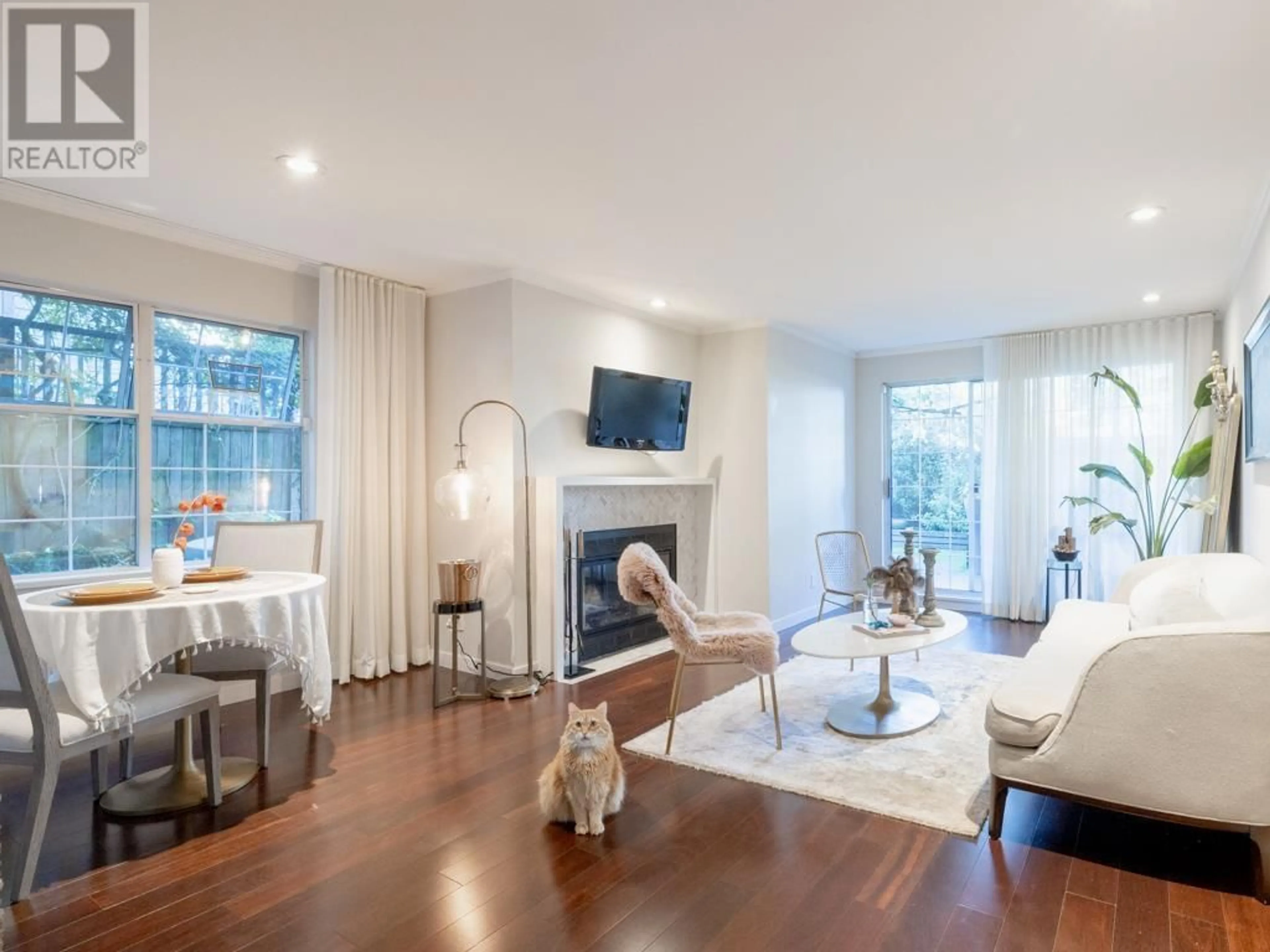 Living room, wood floors for 104 925 W 15TH AVENUE, Vancouver British Columbia V5Z1S1