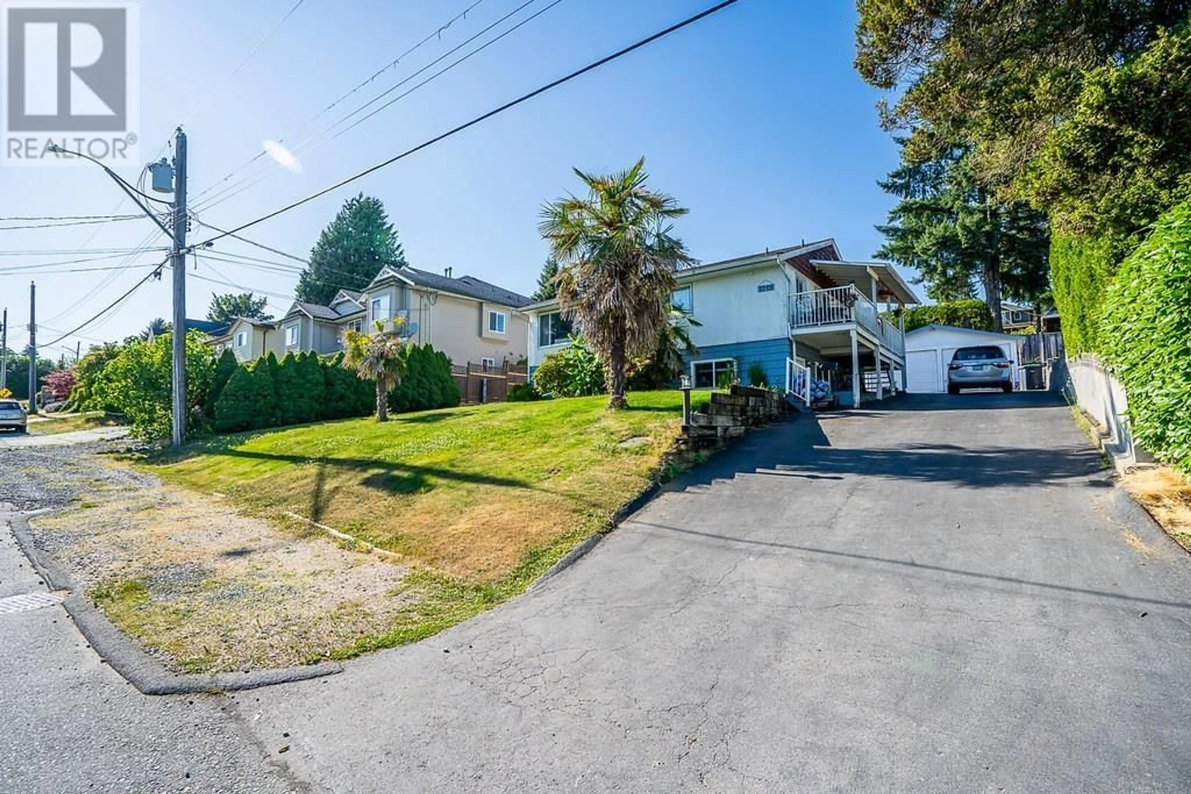 Frontside or backside of a home, the street view for 1219 HAMMOND AVENUE, Coquitlam British Columbia V3K2P2