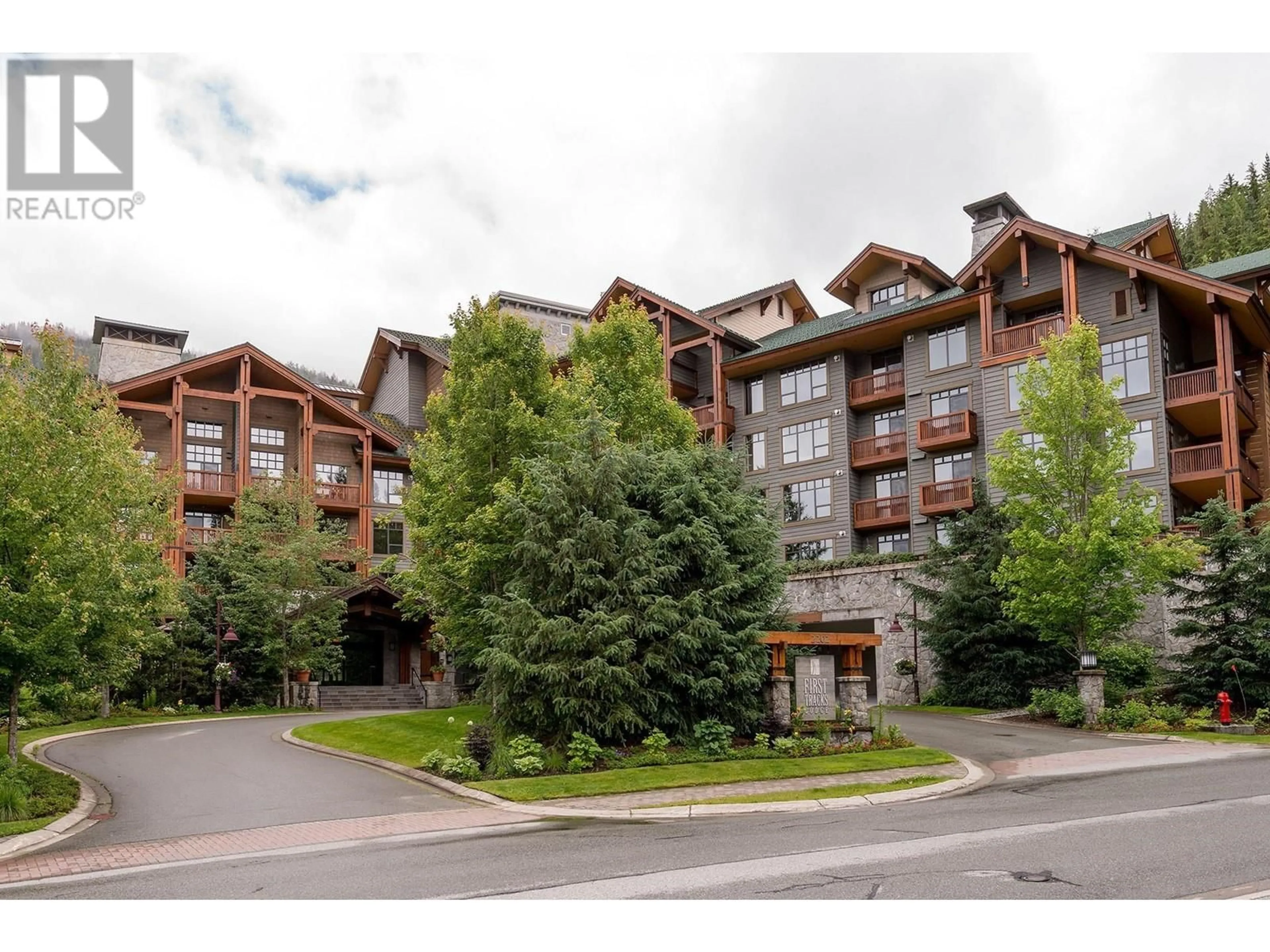 A pic from exterior of the house or condo, the front or back of building for 524 2202 GONDOLA WAY, Whistler British Columbia V8E0M7