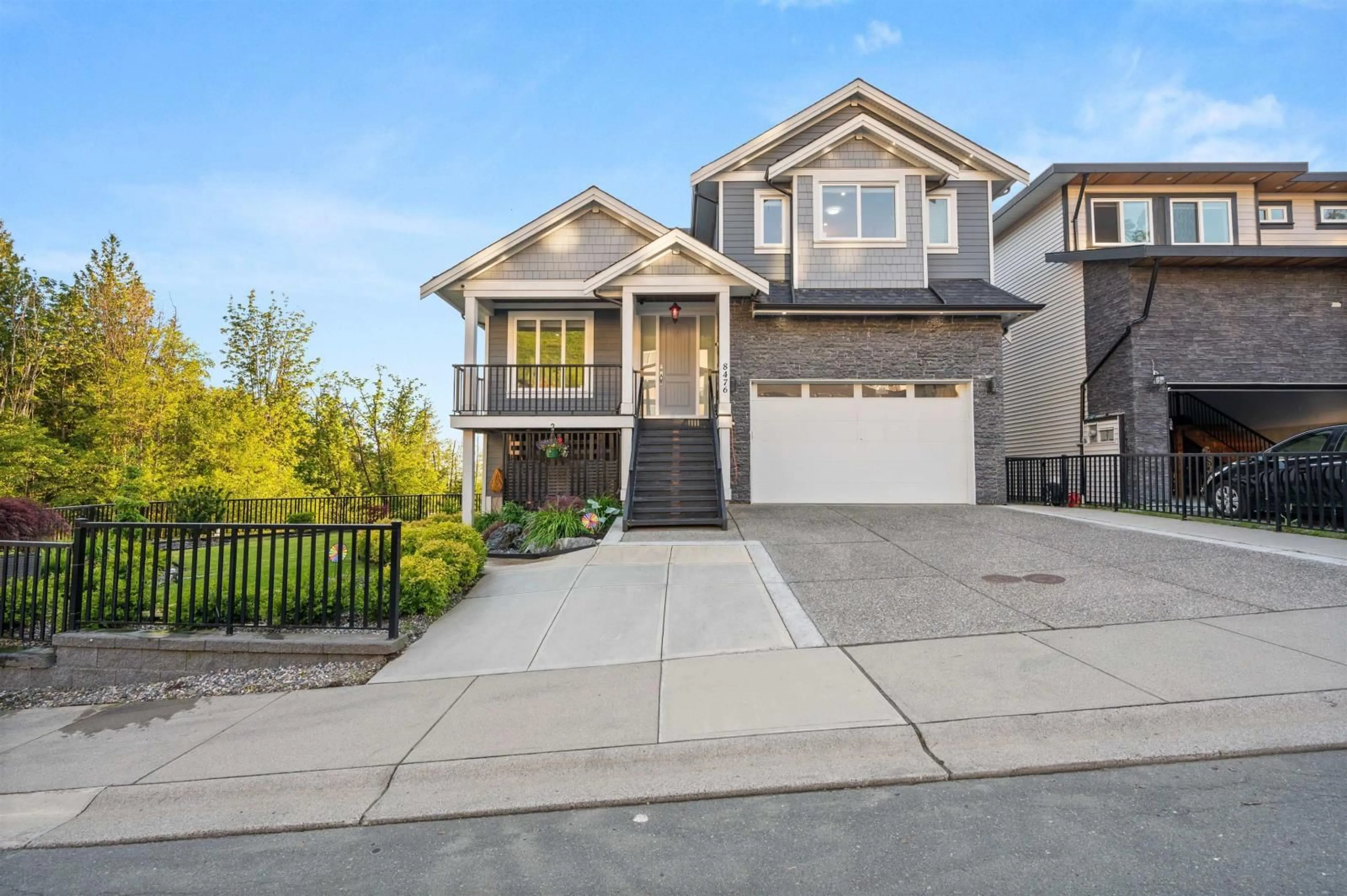 Frontside or backside of a home, the street view for 8476 FOREST GATE DRIVE, Chilliwack British Columbia V4Z0C7