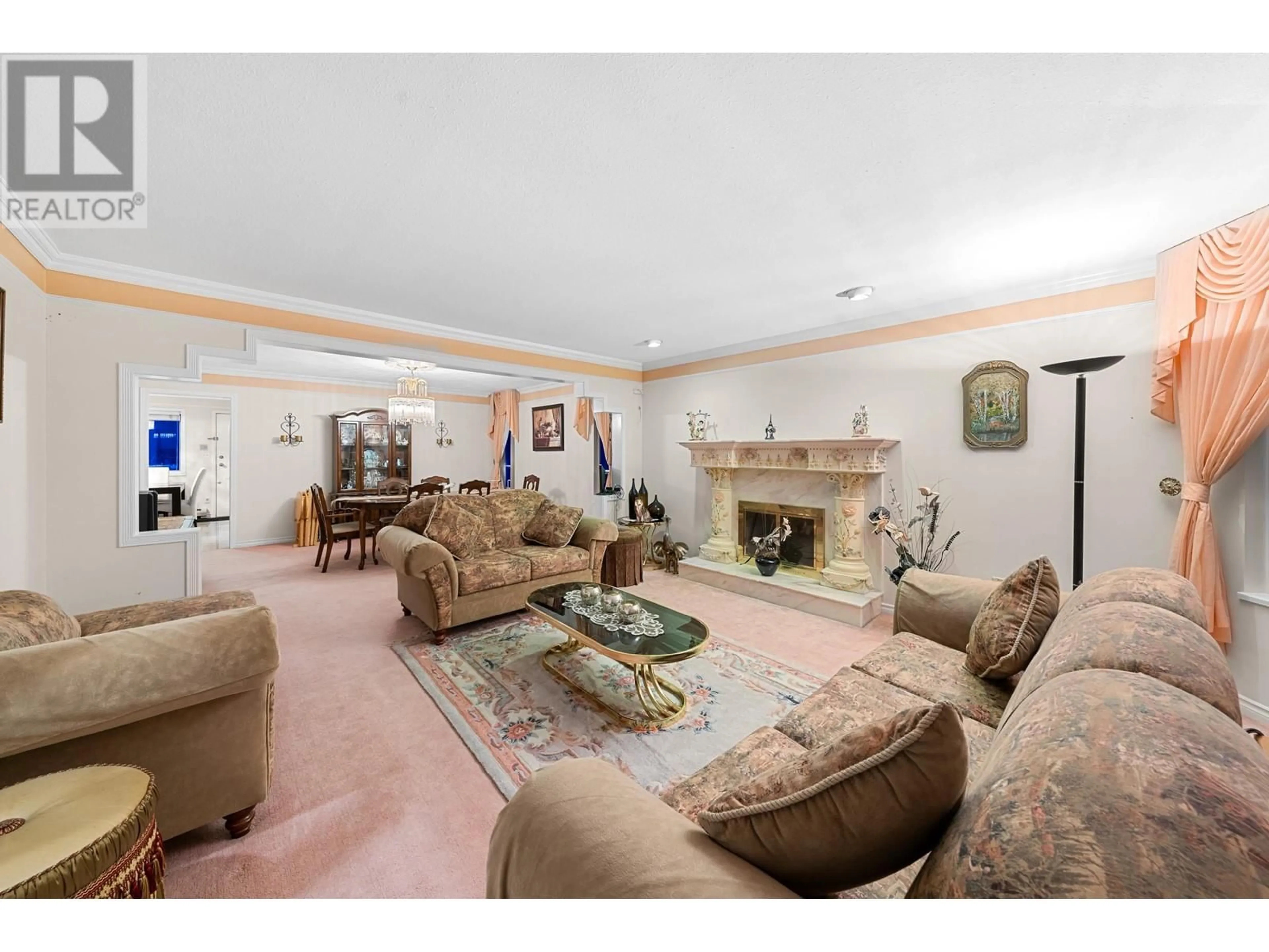 Living room, carpet floors for 2068 E 49TH AVENUE, Vancouver British Columbia V5P1T7