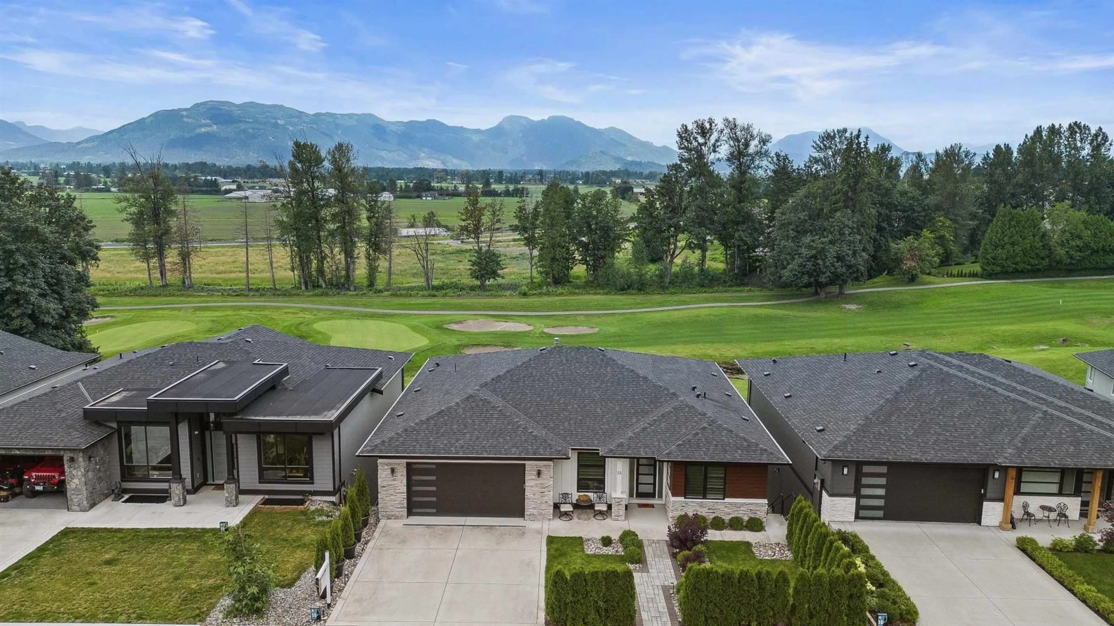 Frontside or backside of a home, the view of mountain for 15 50778 LEDGESTONE PLACE, Chilliwack British Columbia V2P0E7