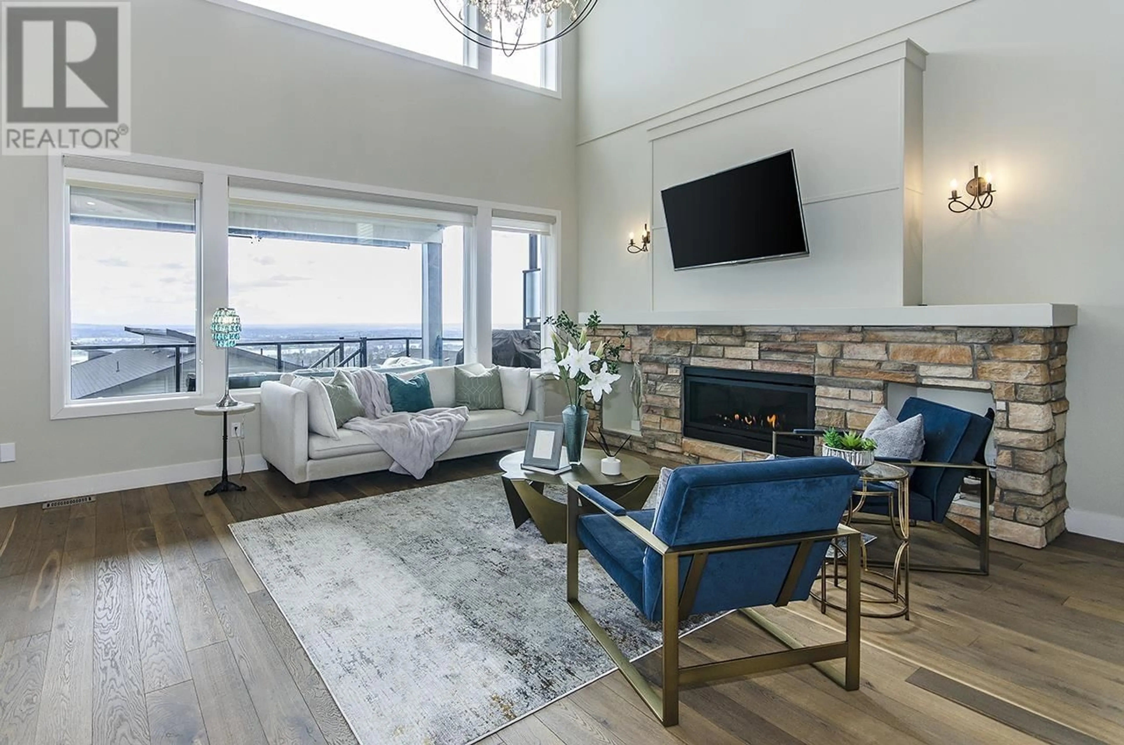 Living room, wood floors for 1411 STRAWLINE HILL STREET, Coquitlam British Columbia V3E0L5