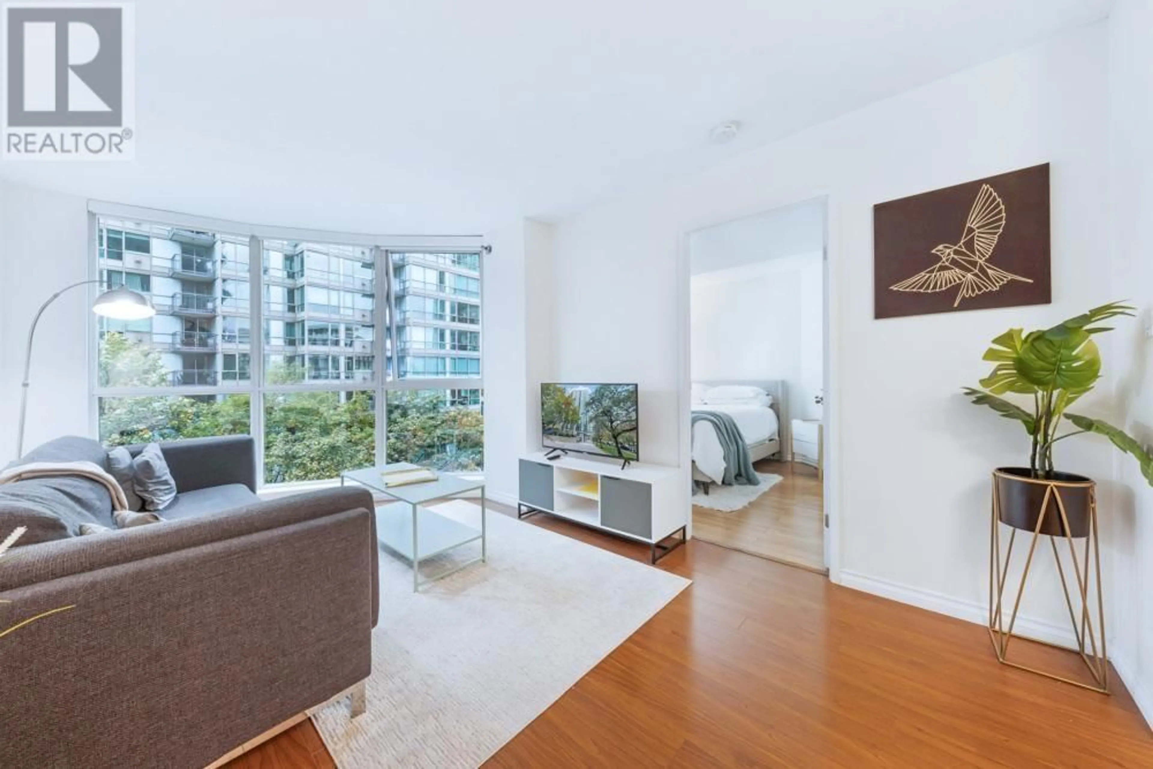 Living room, wood floors for 507 555 JERVIS STREET, Vancouver British Columbia V6E4N1