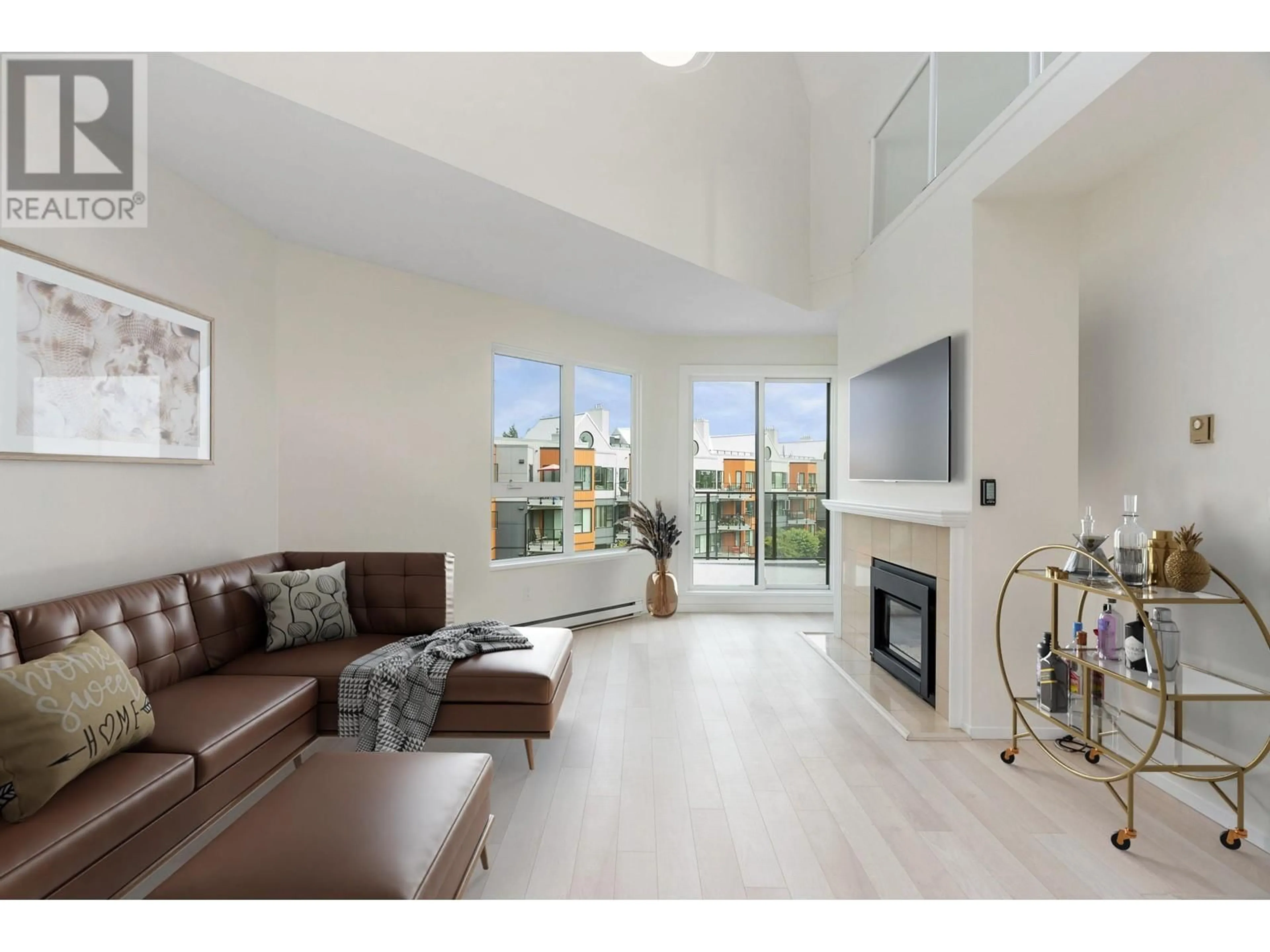 Living room, wood floors for 414 1150 QUAYSIDE DRIVE, New Westminster British Columbia V3M6E1