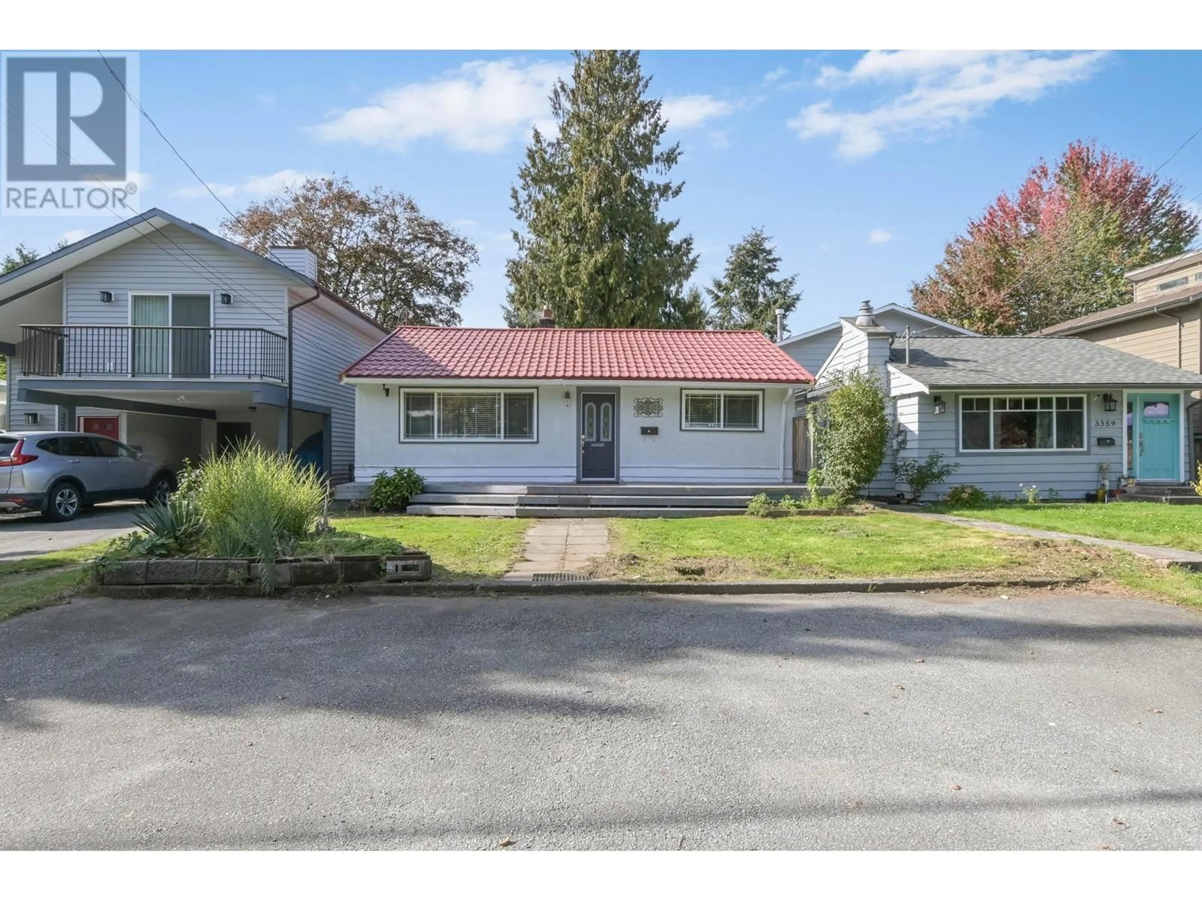 Frontside or backside of a home, the street view for 3355 FLINT STREET, Port Coquitlam British Columbia V3B4J3