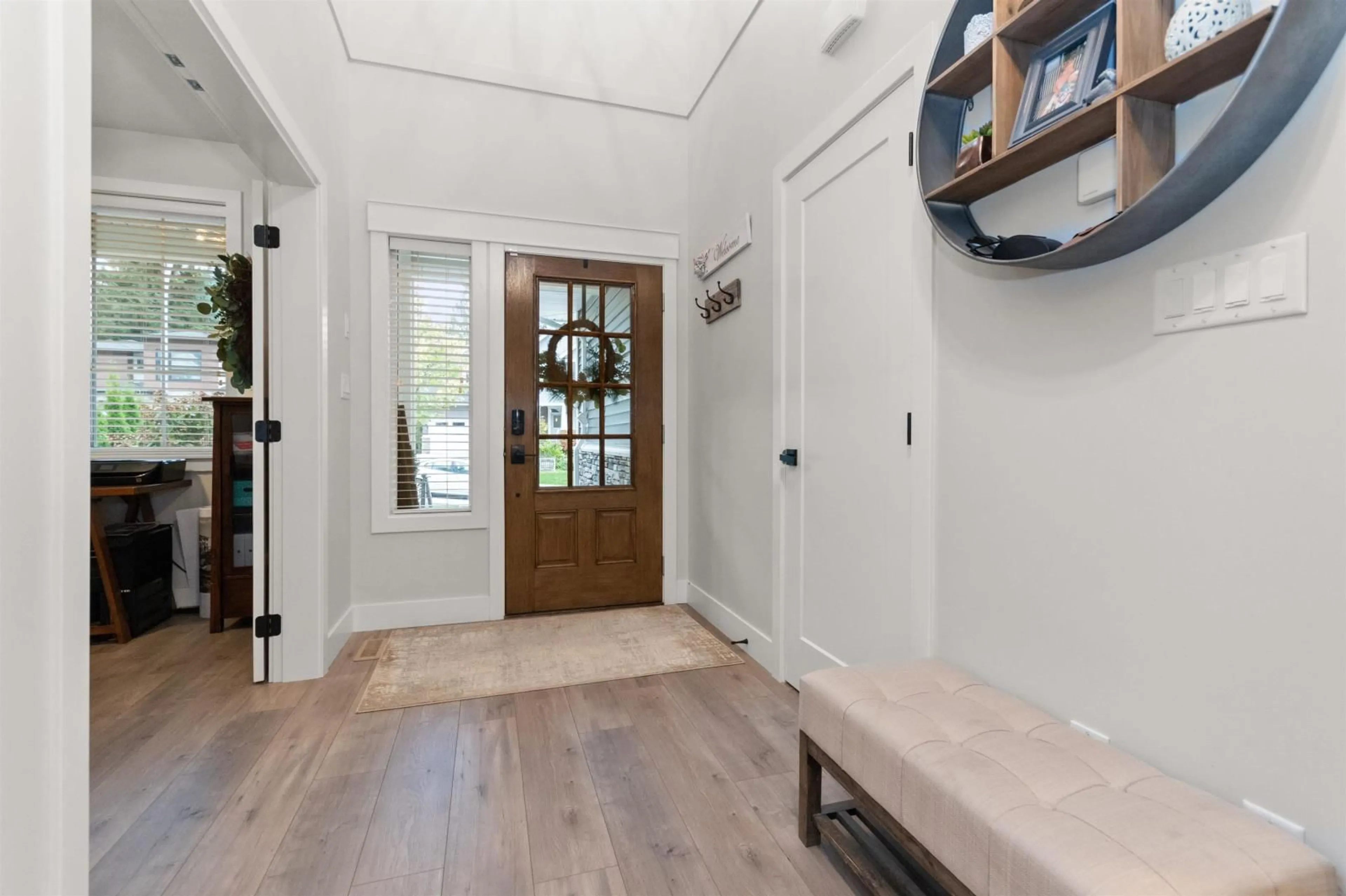 Indoor entryway, wood floors for 50251 SIENNA AVENUE, Chilliwack British Columbia V4Z0C4