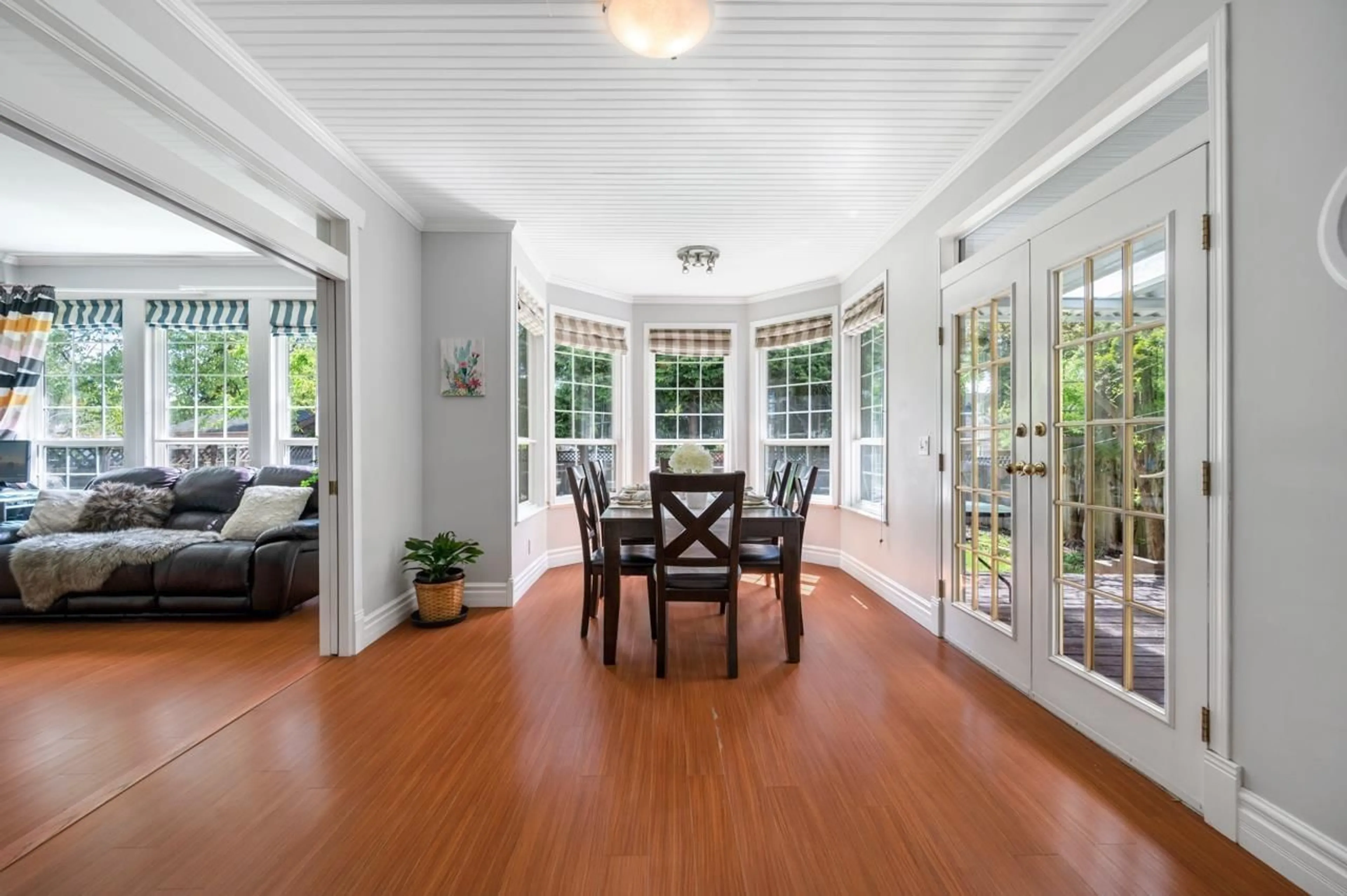 Dining room, wood floors, cottage for 15482 108A AVENUE, Surrey British Columbia V3R6J1