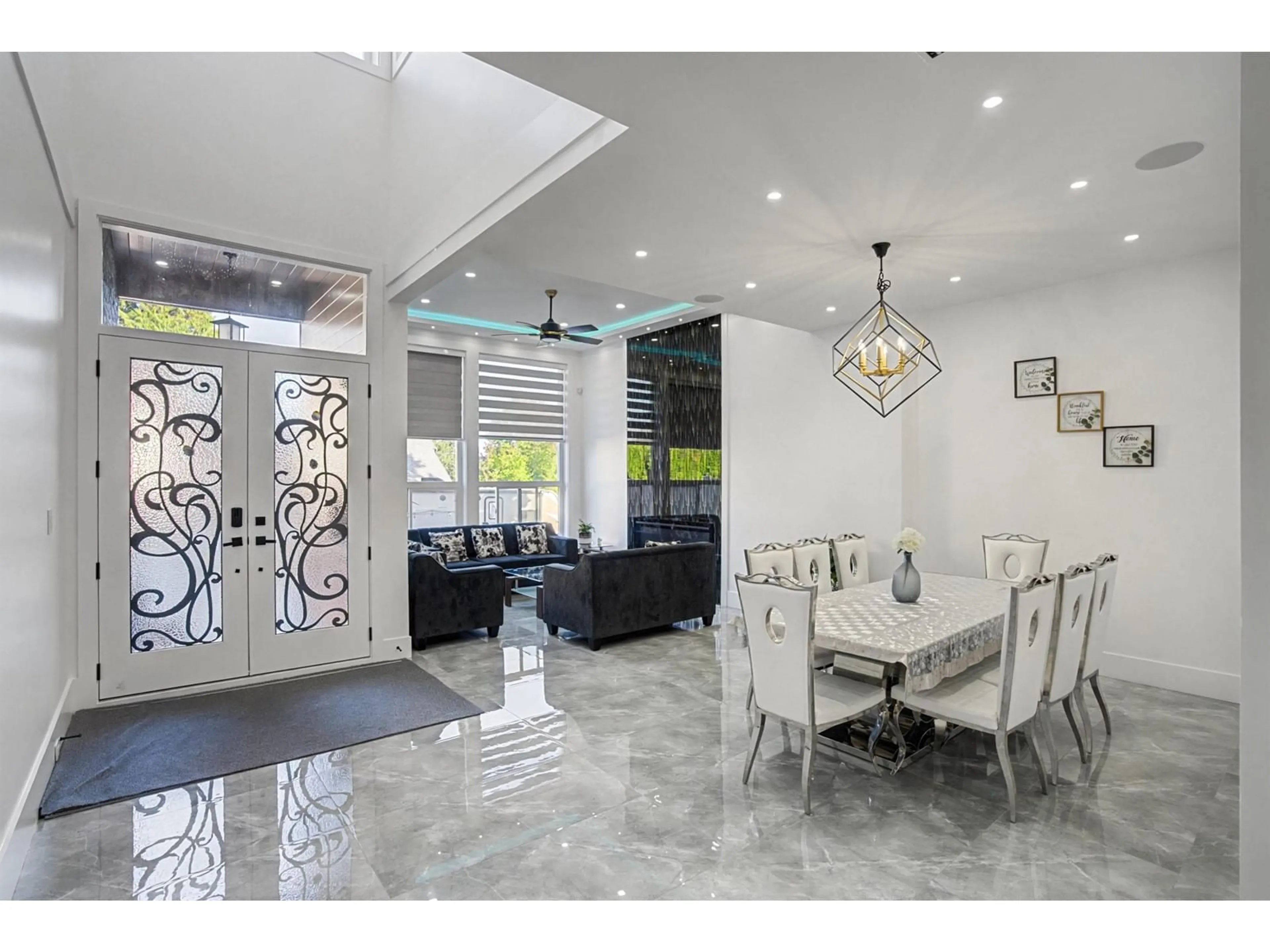 Dining room, ceramic floors for 16035 10A AVENUE, Surrey British Columbia V4A7W8