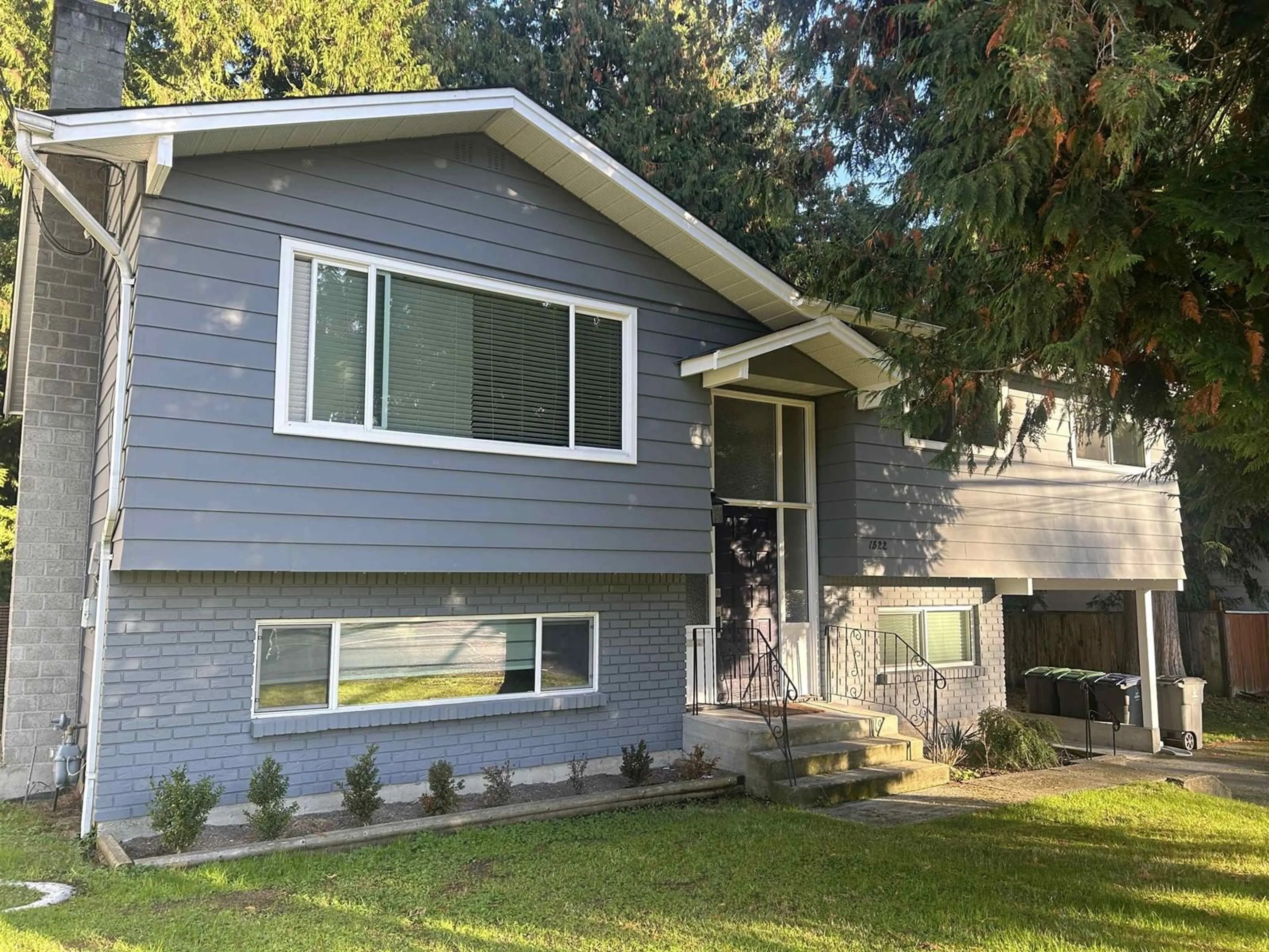 Frontside or backside of a home, cottage for 1522 128 STREET, Surrey British Columbia V4A3T7