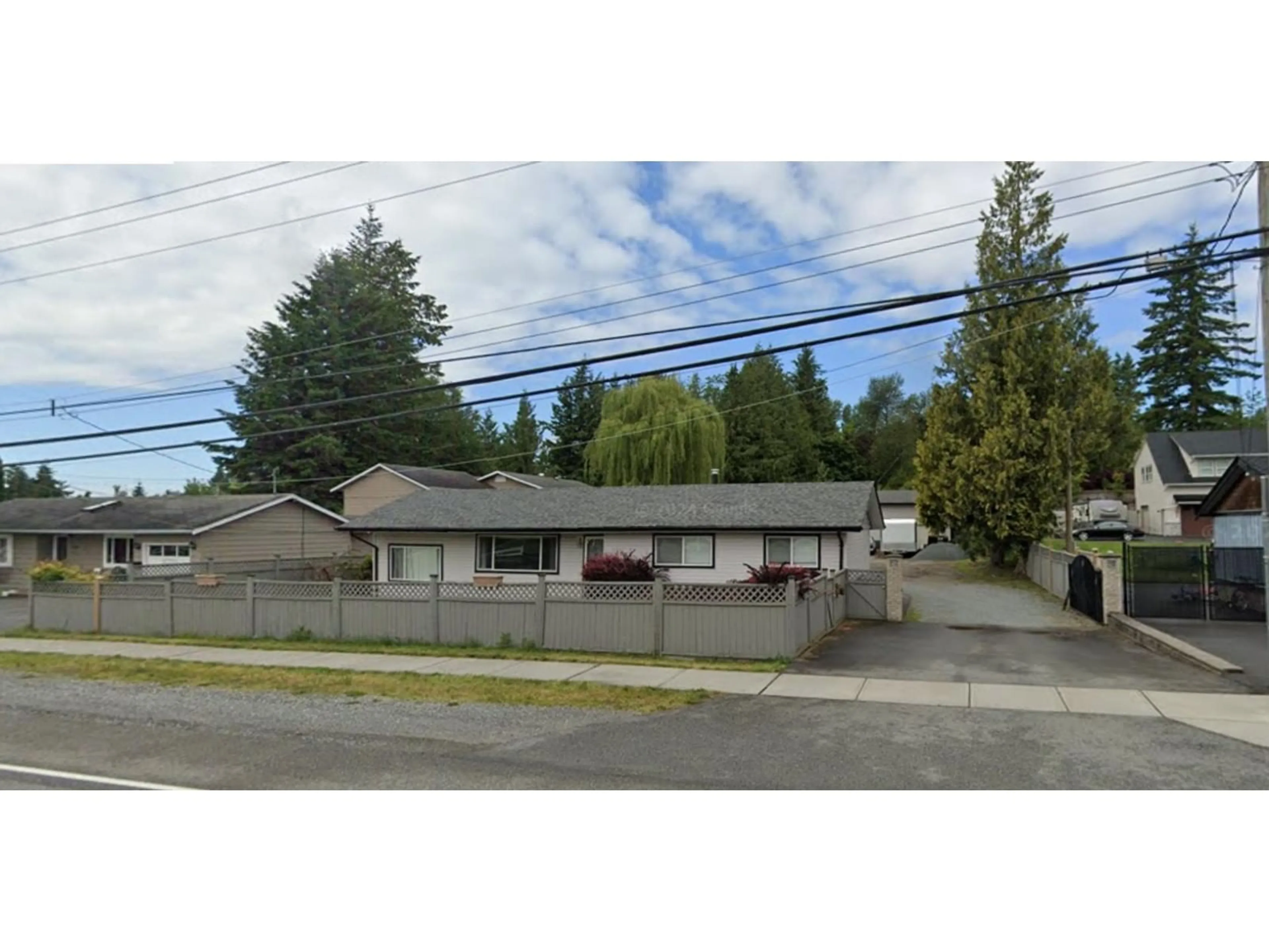 Frontside or backside of a home, the street view for 2561 ROSS ROAD, Abbotsford British Columbia V4X1J3