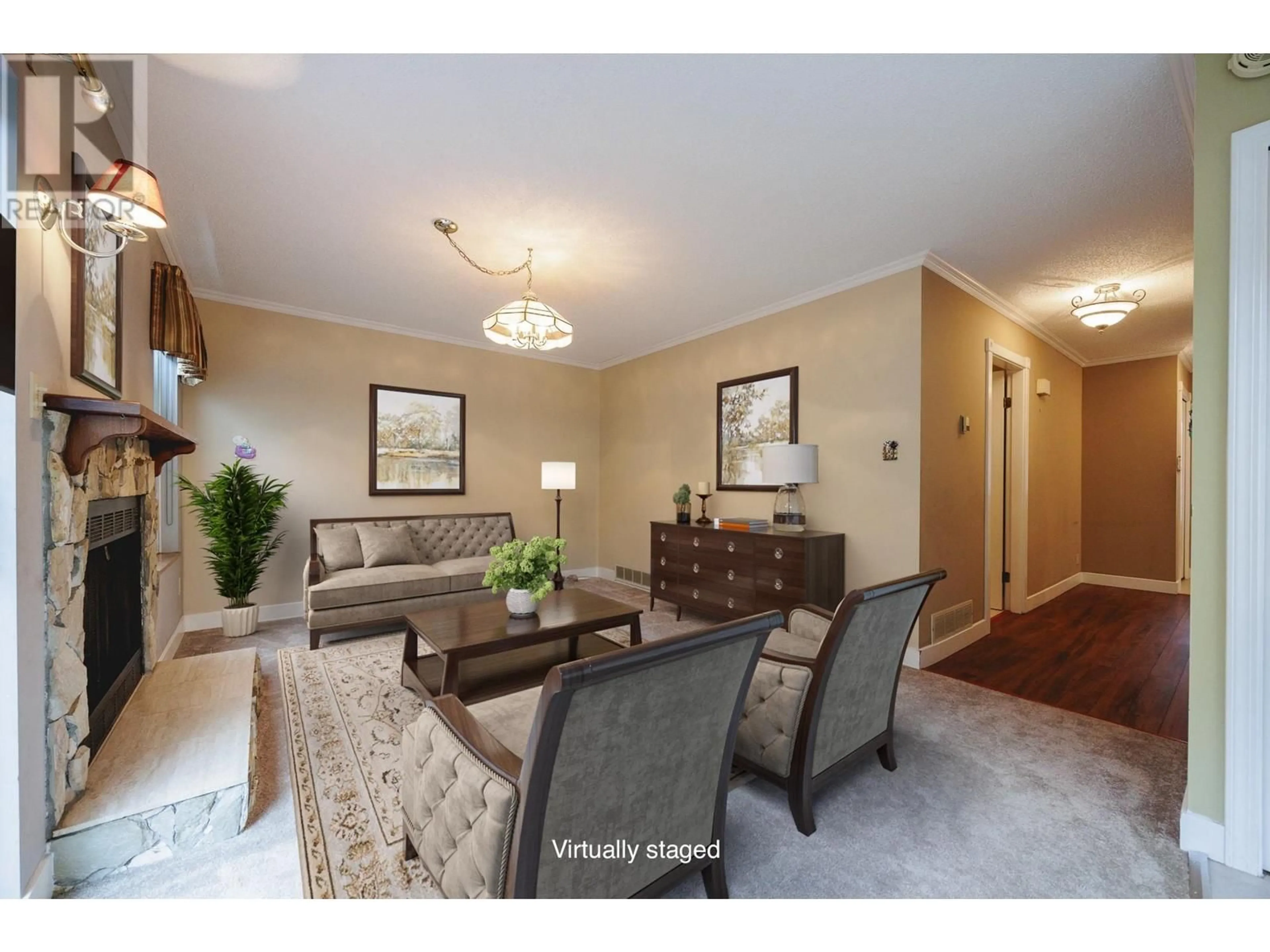 Living room, carpet floors for 19614 OAK TERRACE, Pitt Meadows British Columbia V3Y2A1