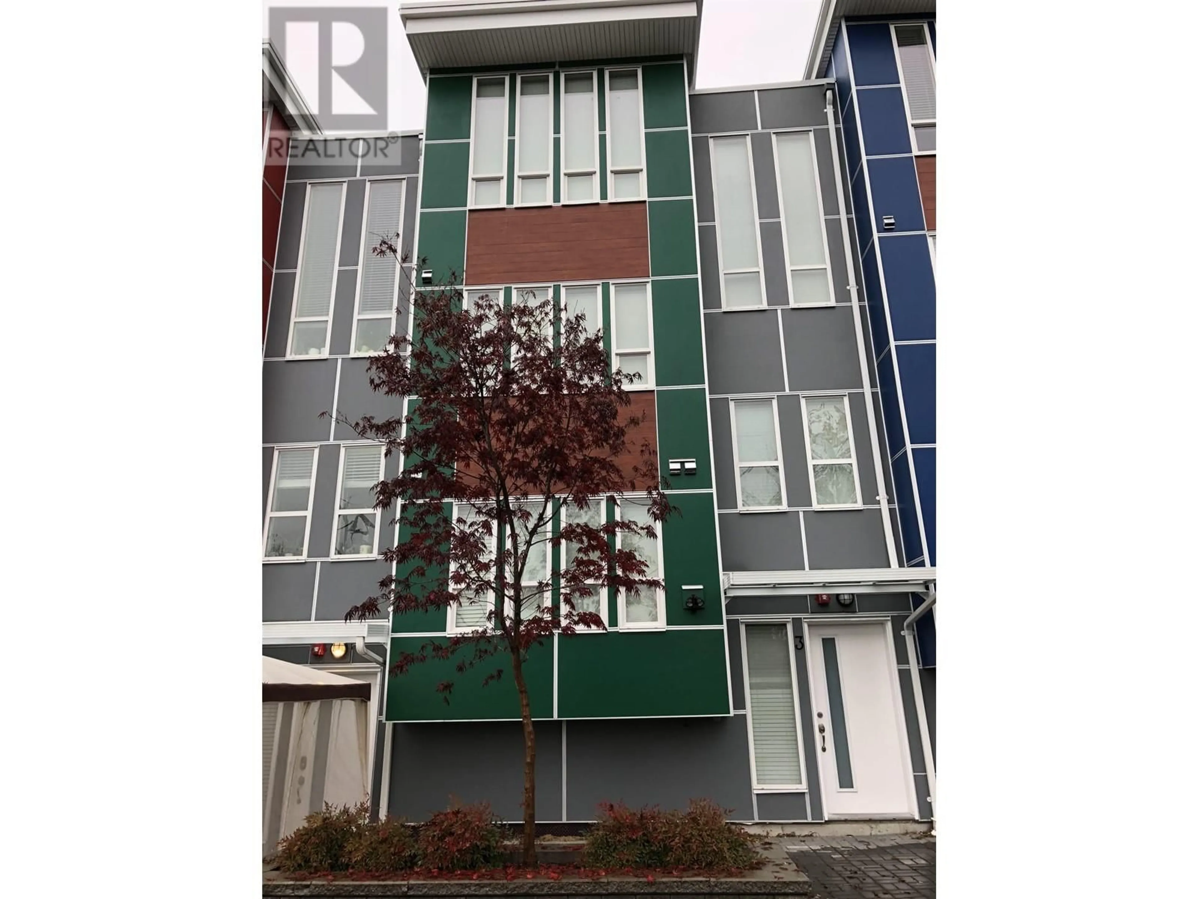 A pic from exterior of the house or condo, the front or back of building for 3 1209 FOURTH AVENUE, New Westminster British Columbia V3M1T8