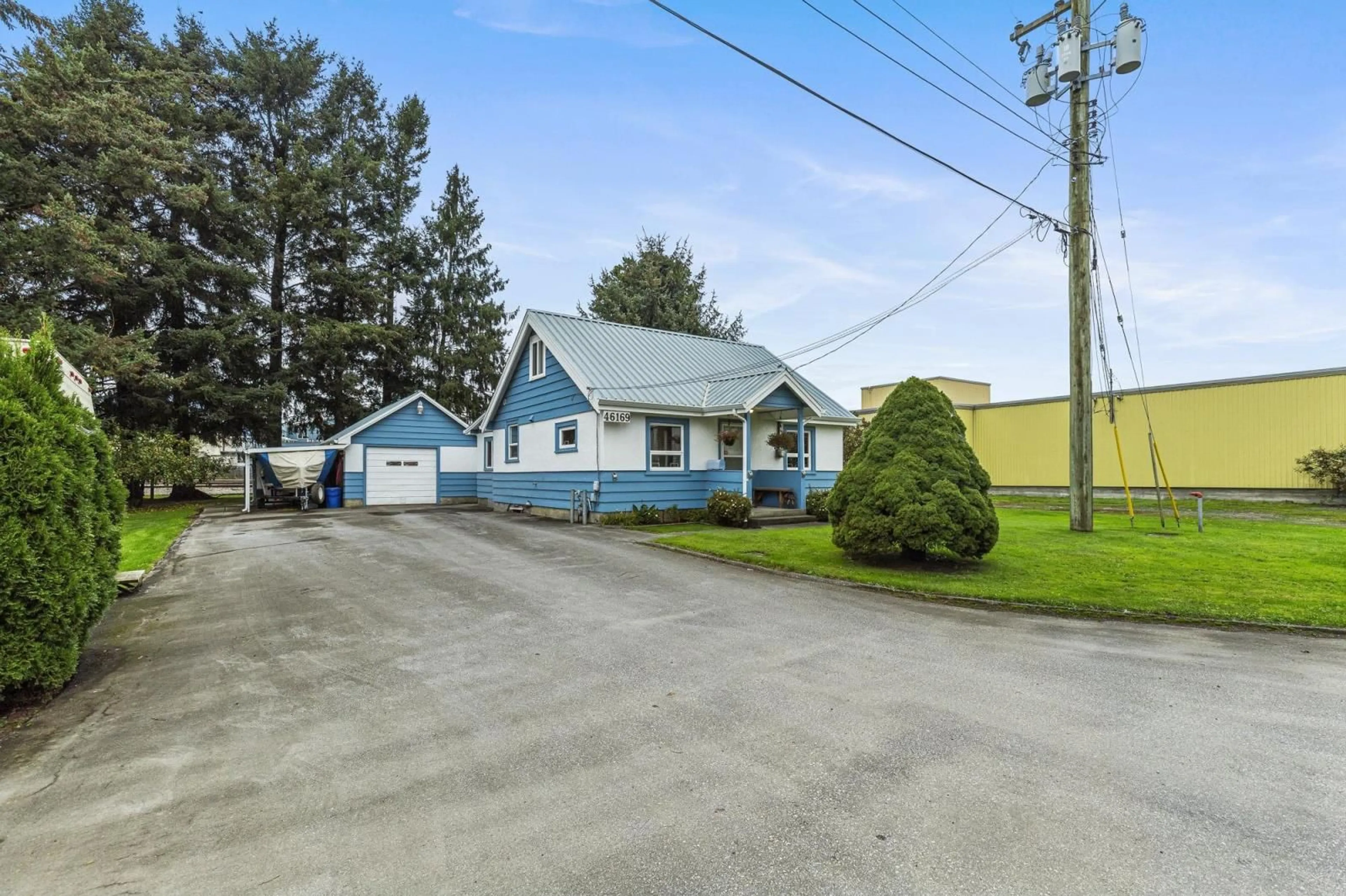 Frontside or backside of a home, cottage for 46169 NORRISH AVENUE, Chilliwack British Columbia V2P1K8