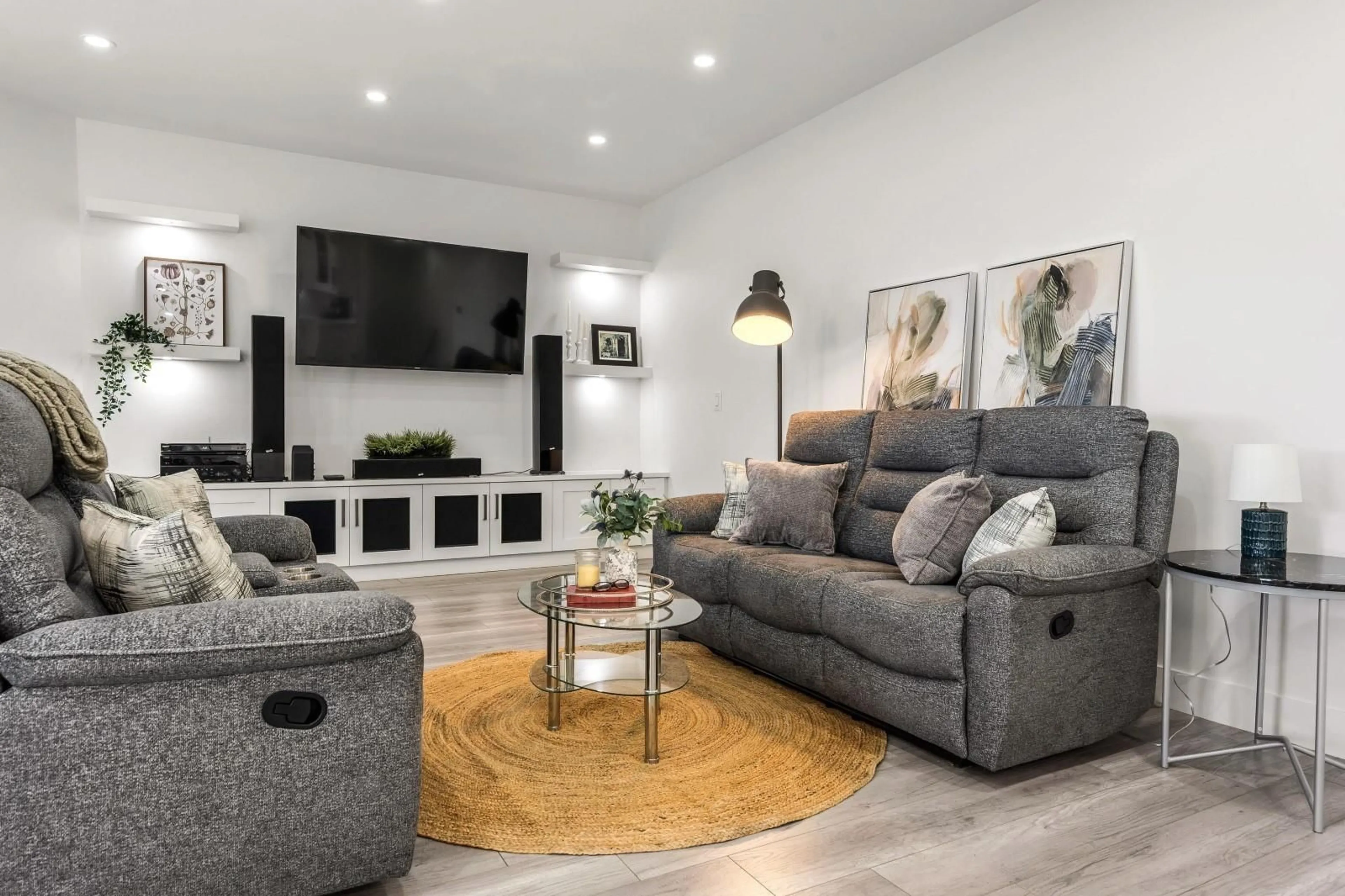 Living room, carpet floors for 7 5248 GOLDSPRING PLACE, Chilliwack British Columbia V2R5S5