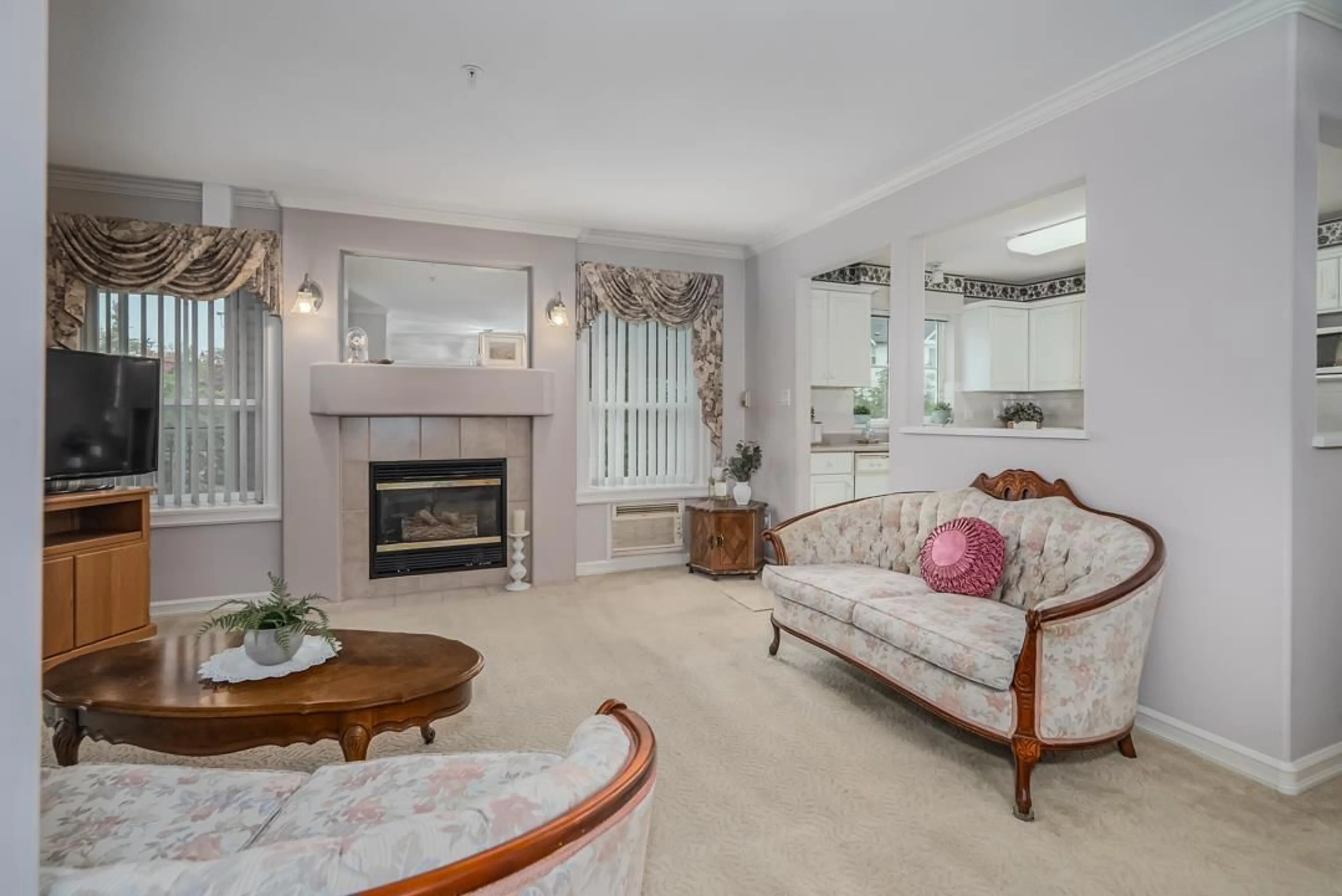 Living room, wood floors for 202 2772 CLEARBROOK ROAD, Abbotsford British Columbia V2T6N6