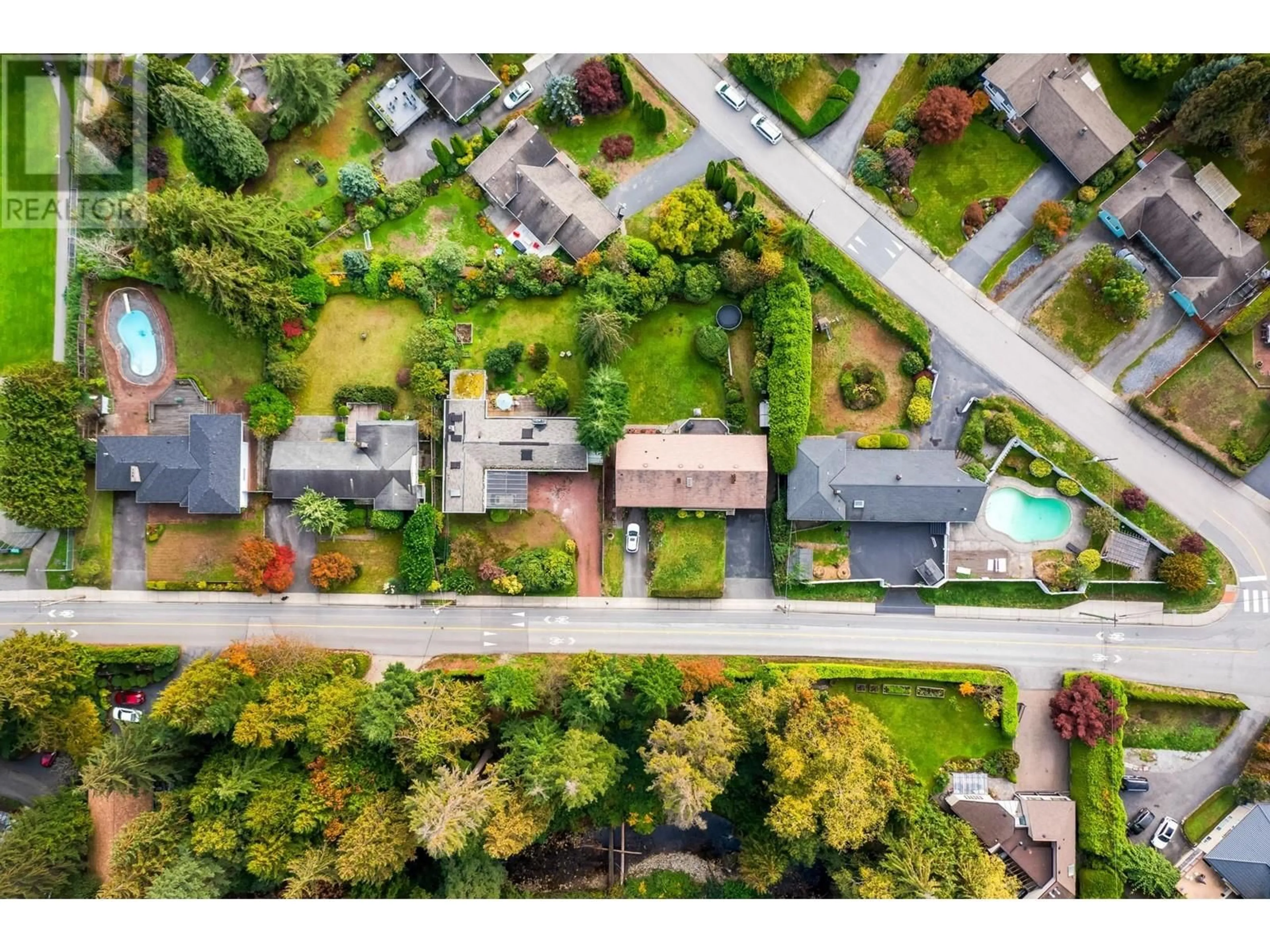 Frontside or backside of a home, the street view for 660 INGLEWOOD AVENUE, West Vancouver British Columbia V7T1X3