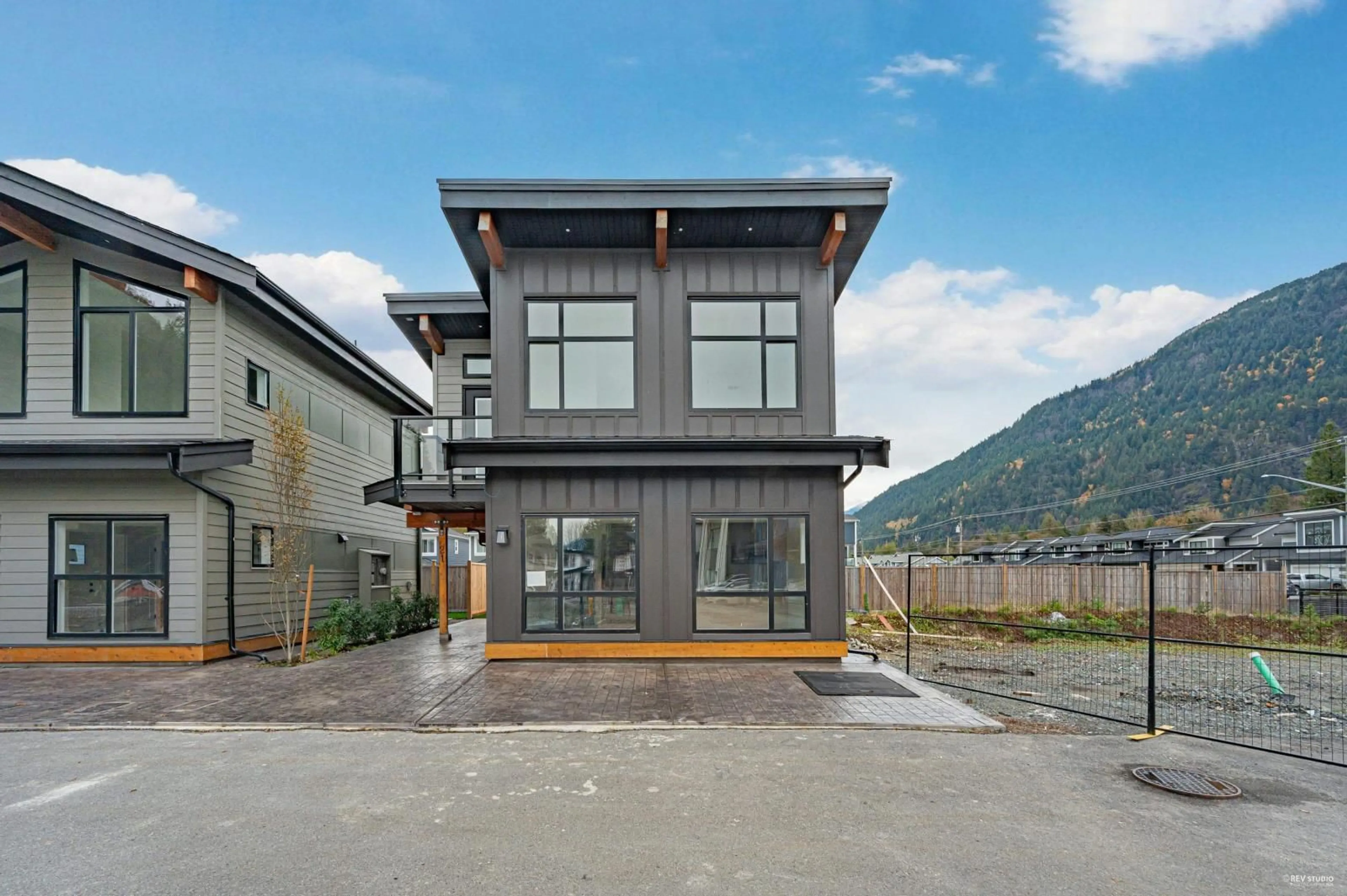 Frontside or backside of a home, the front or back of building for 21 798 HOT SPRINGS ROAD, Harrison Hot Springs British Columbia V0V0V0