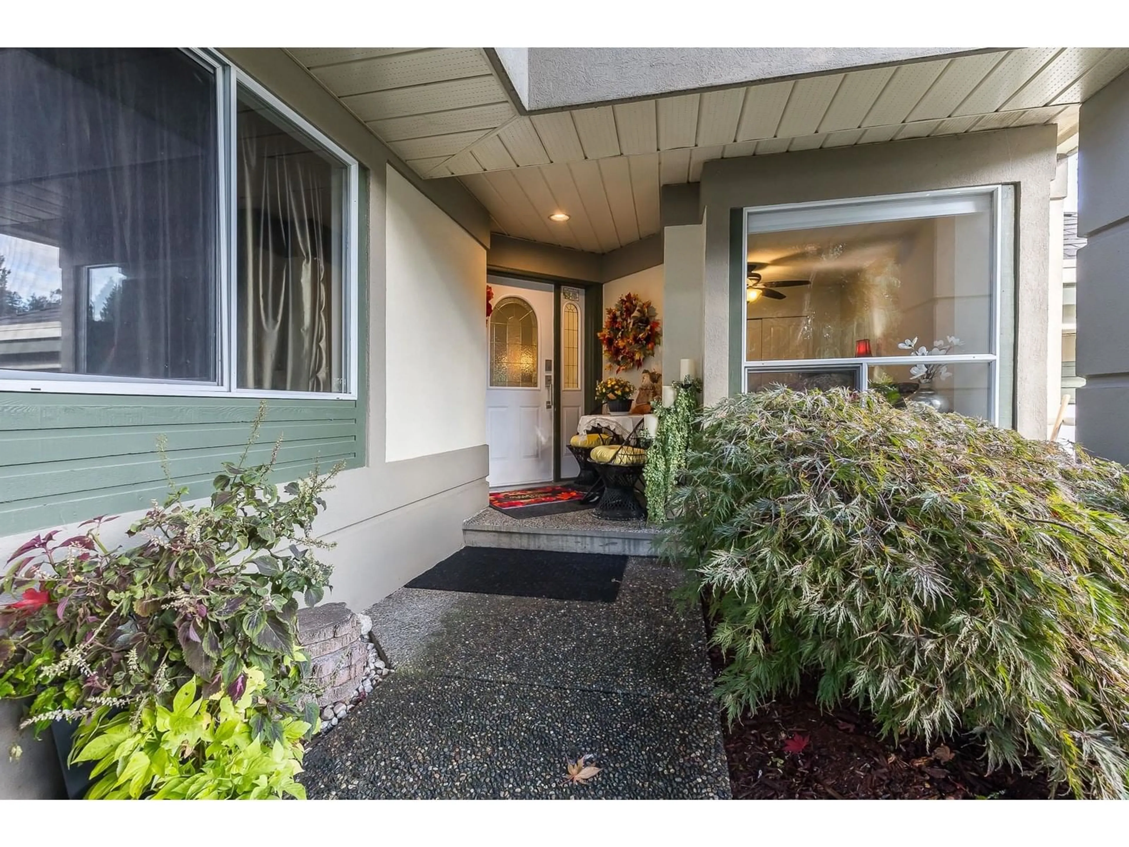 Indoor entryway for 109 4001 OLD CLAYBURN ROAD, Abbotsford British Columbia V3G1C5