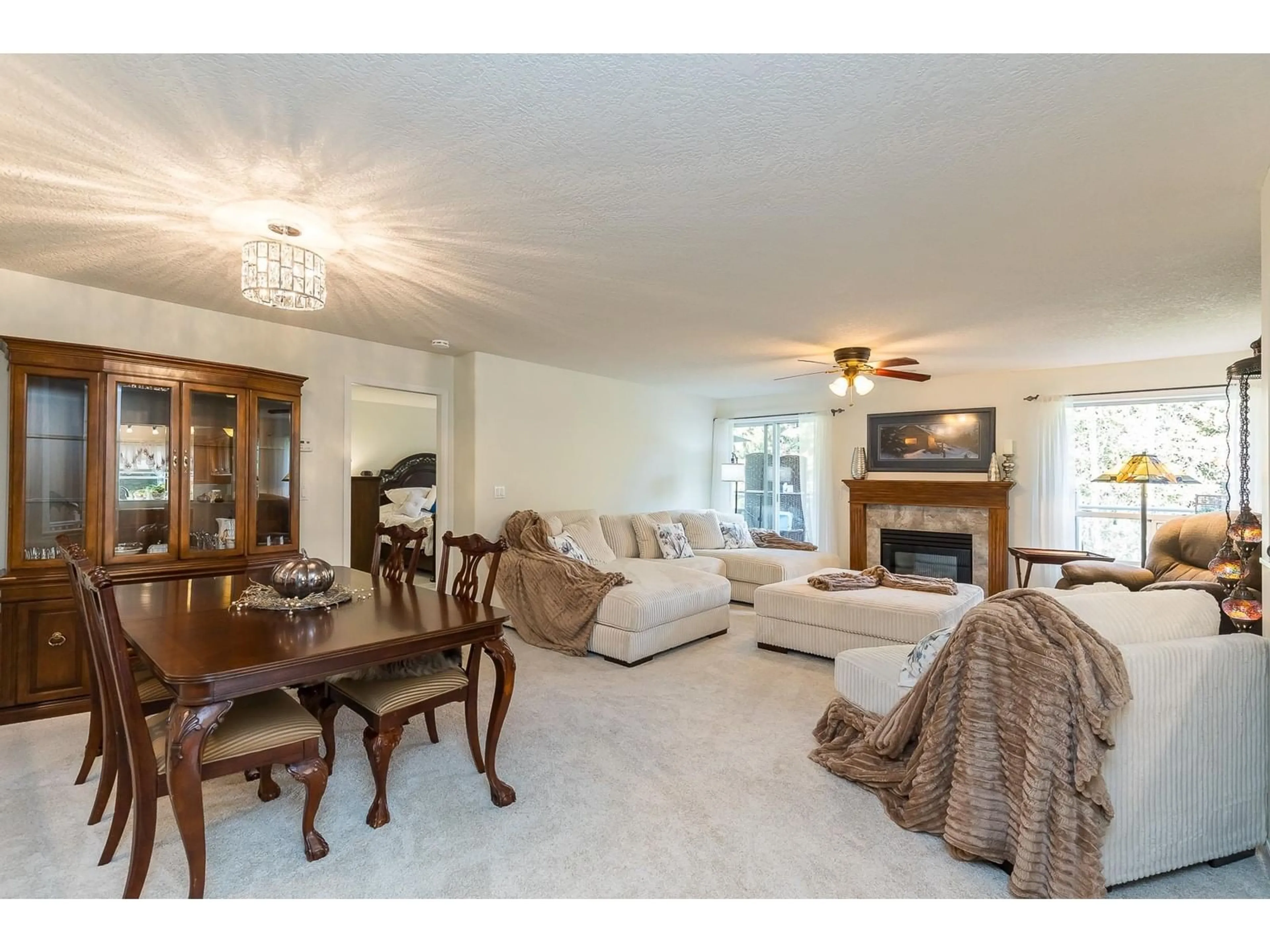 Living room, wood floors for 109 4001 OLD CLAYBURN ROAD, Abbotsford British Columbia V3G1C5